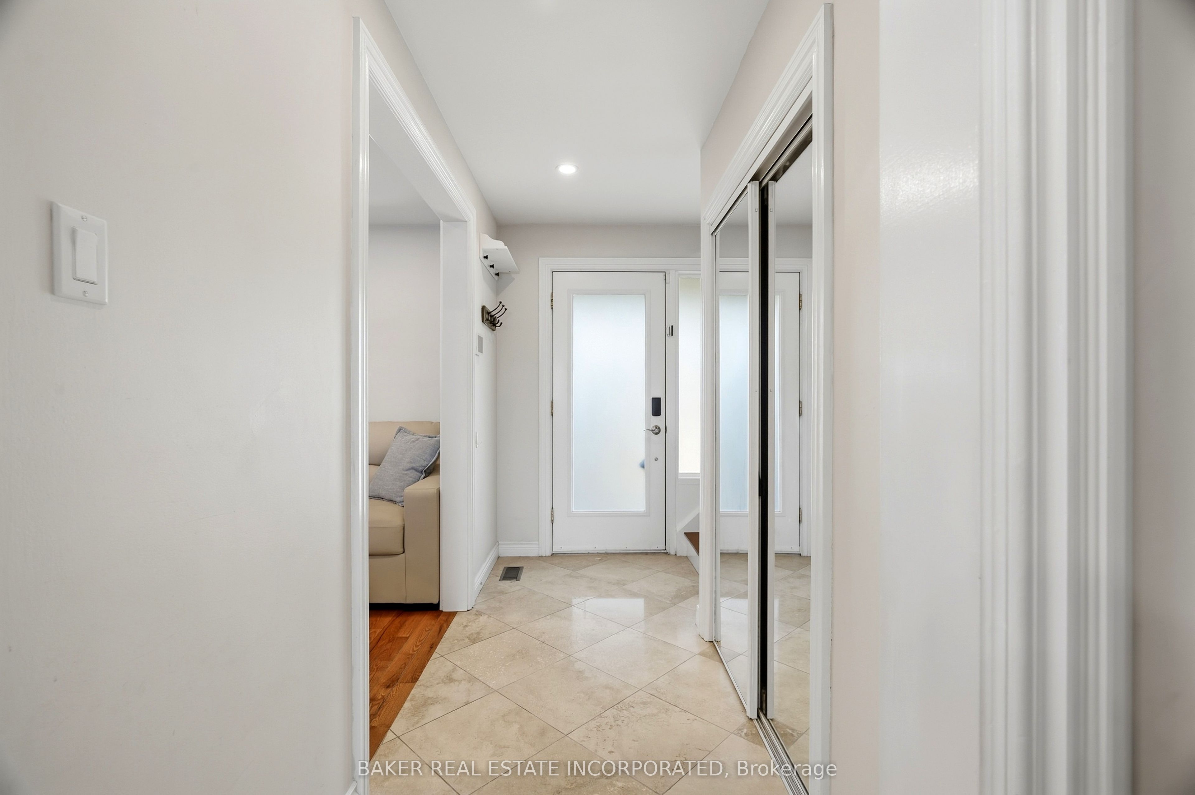 3415 Schomberg Avenue, Mississauga, ON L4Y 2P5 photo 4