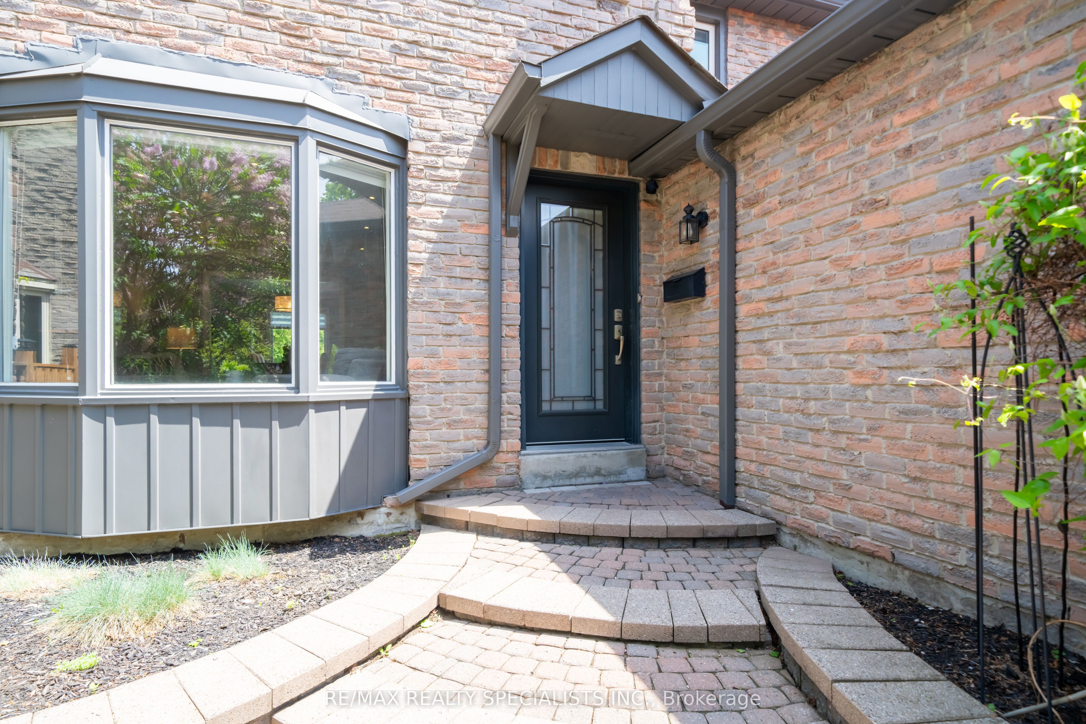 4021 Sasha Court, Mississauga, ON L4W 3K9 photo 3