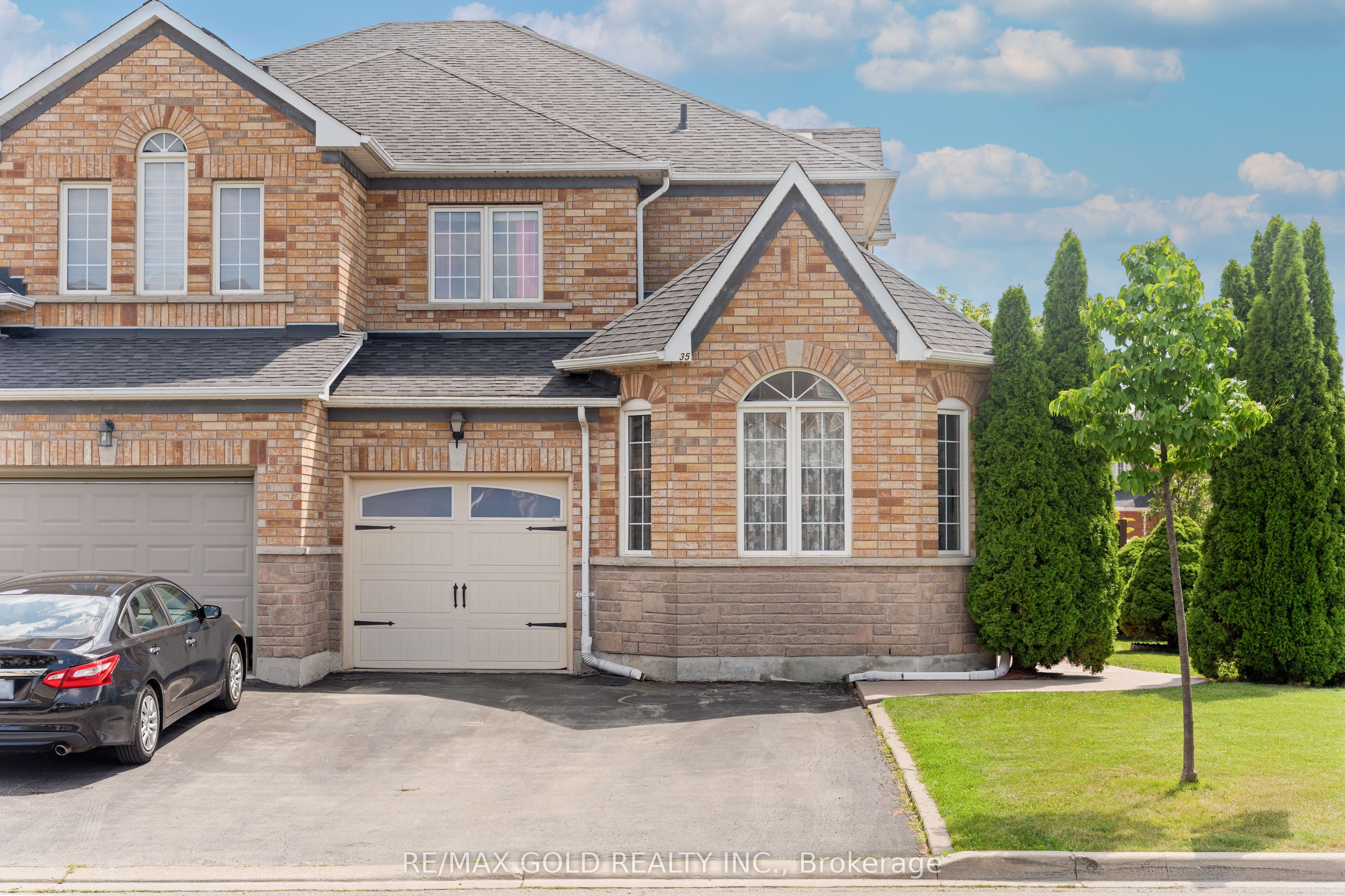 35 Goreridge Crescent, Brampton, ON L6P 1P2 photo 3