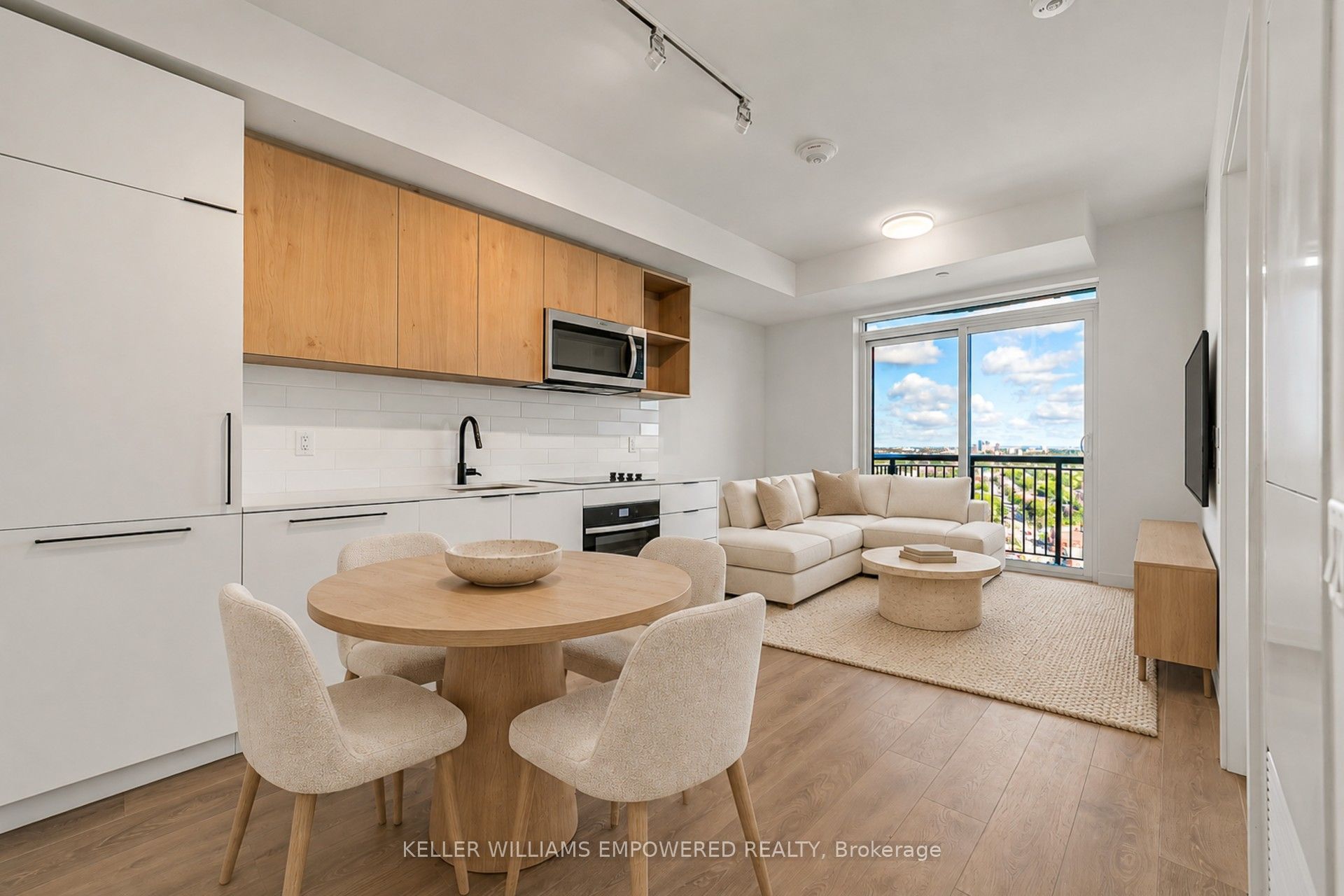 1185 Dupont Street 2504, Toronto, ON M6H 0G5 photo 2