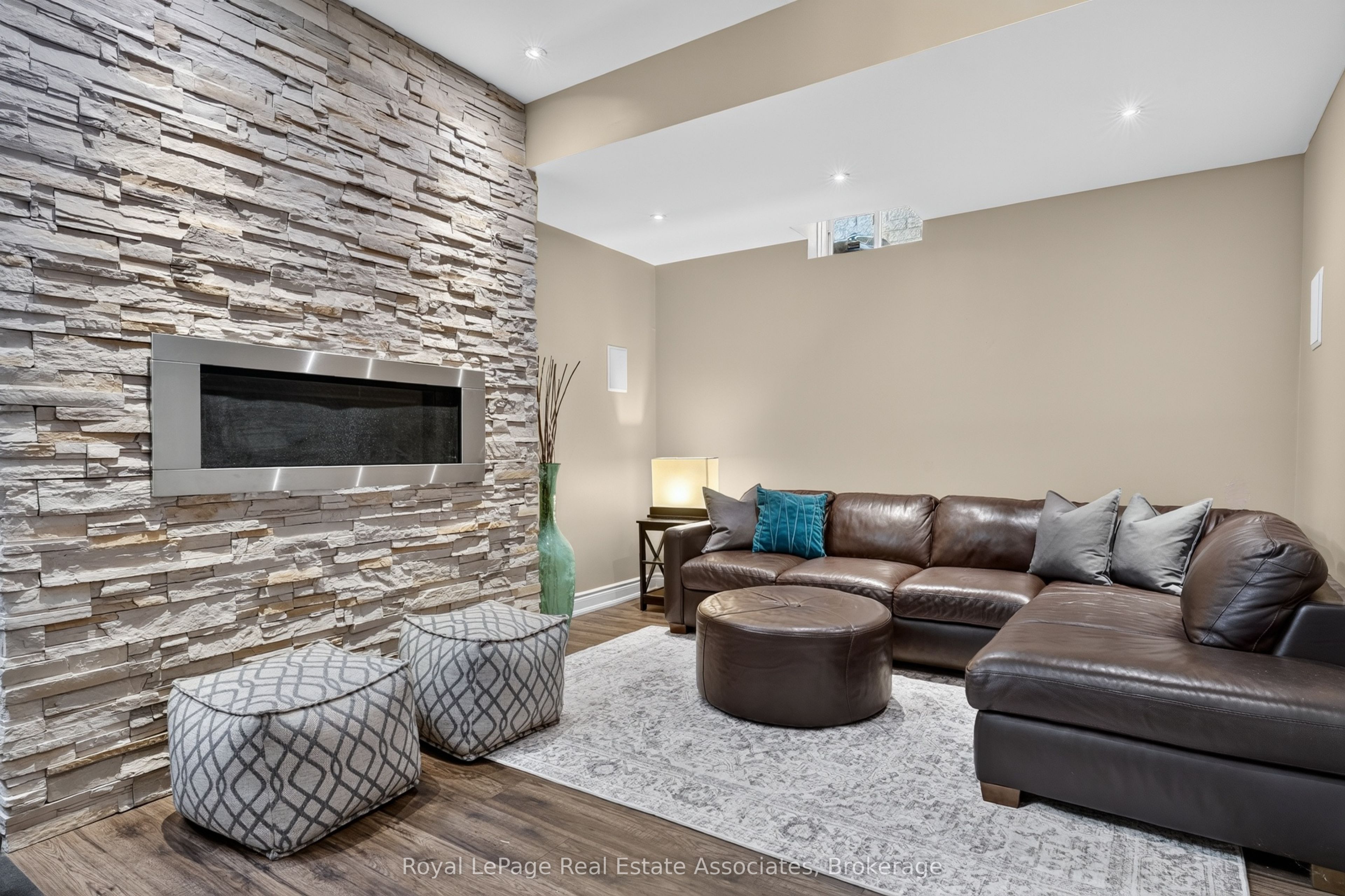 2320 Wuthering Heights Way, Oakville, ON L6M 0E7 photo 5