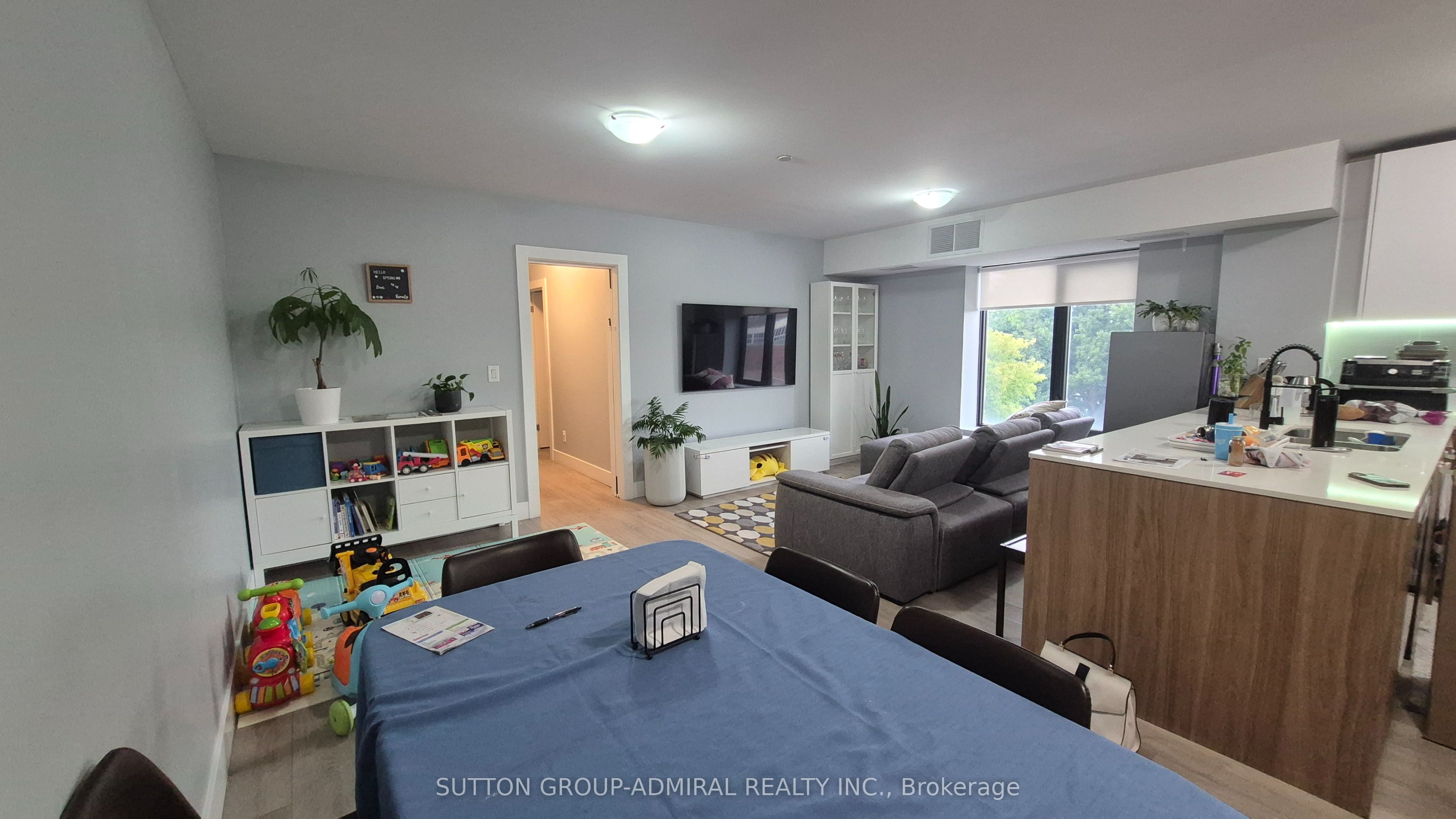 293 Viewmount Avenue 302, Toronto, ON M6B 3H8 photo 4