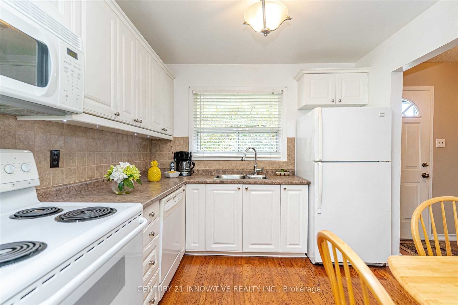 25 Gladstone Square, Brampton, ON L6S 2H5 photo 4