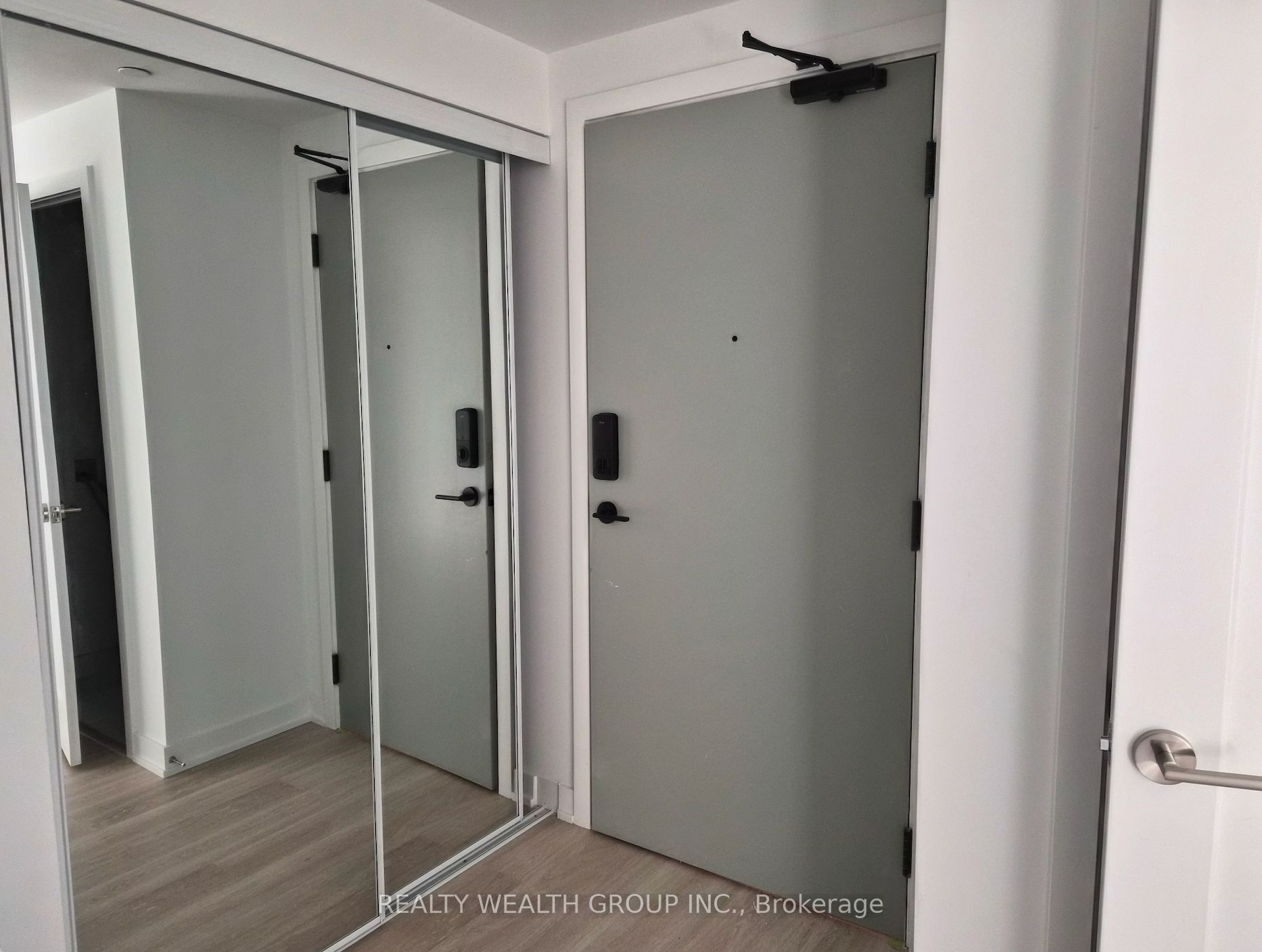 5105 Hurontario Street 3002, Mississauga, ON L4Z 0C9 photo 2