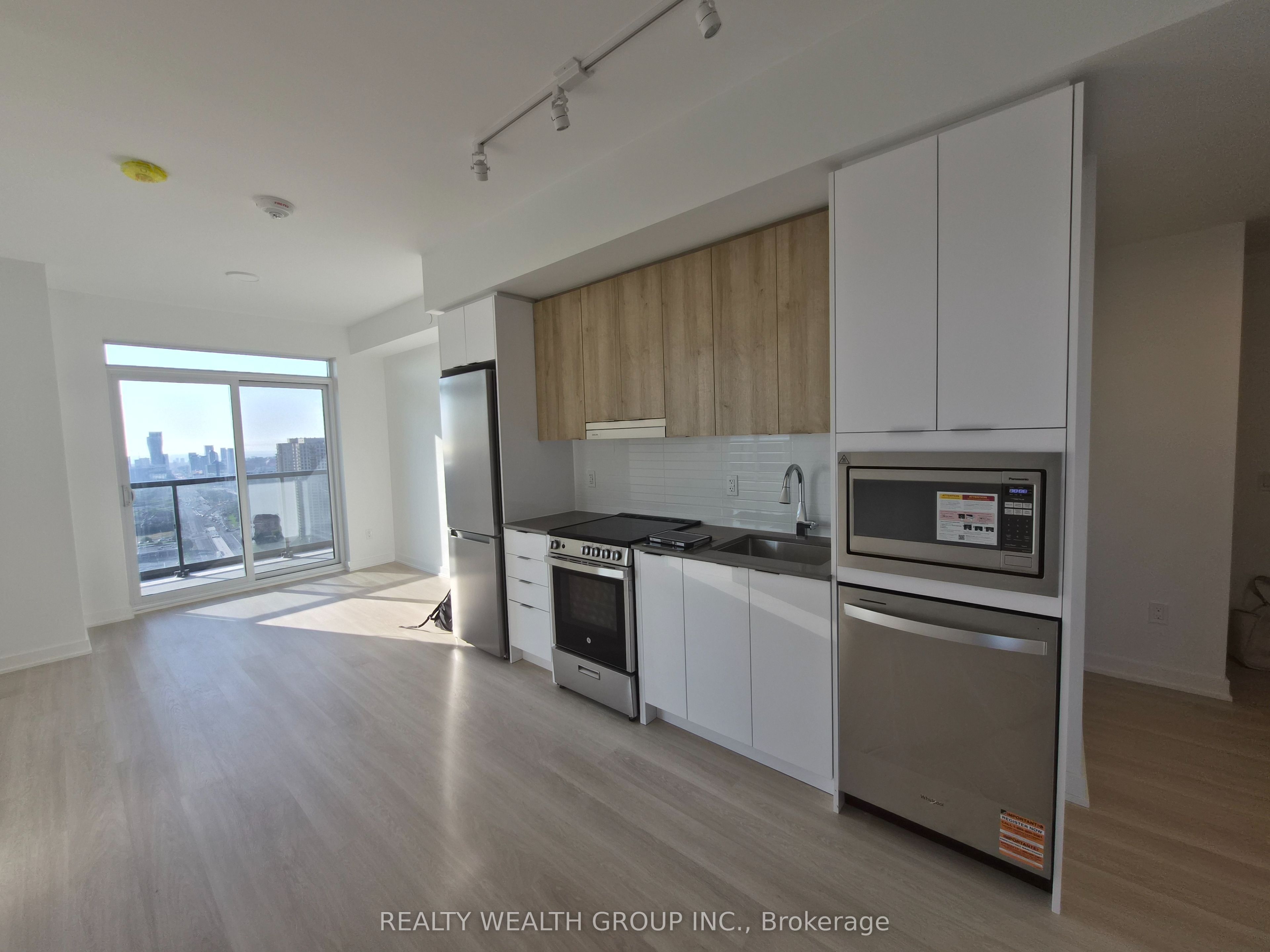 5105 Hurontario Street 3002, Mississauga, ON L4Z 0C9 photo 3