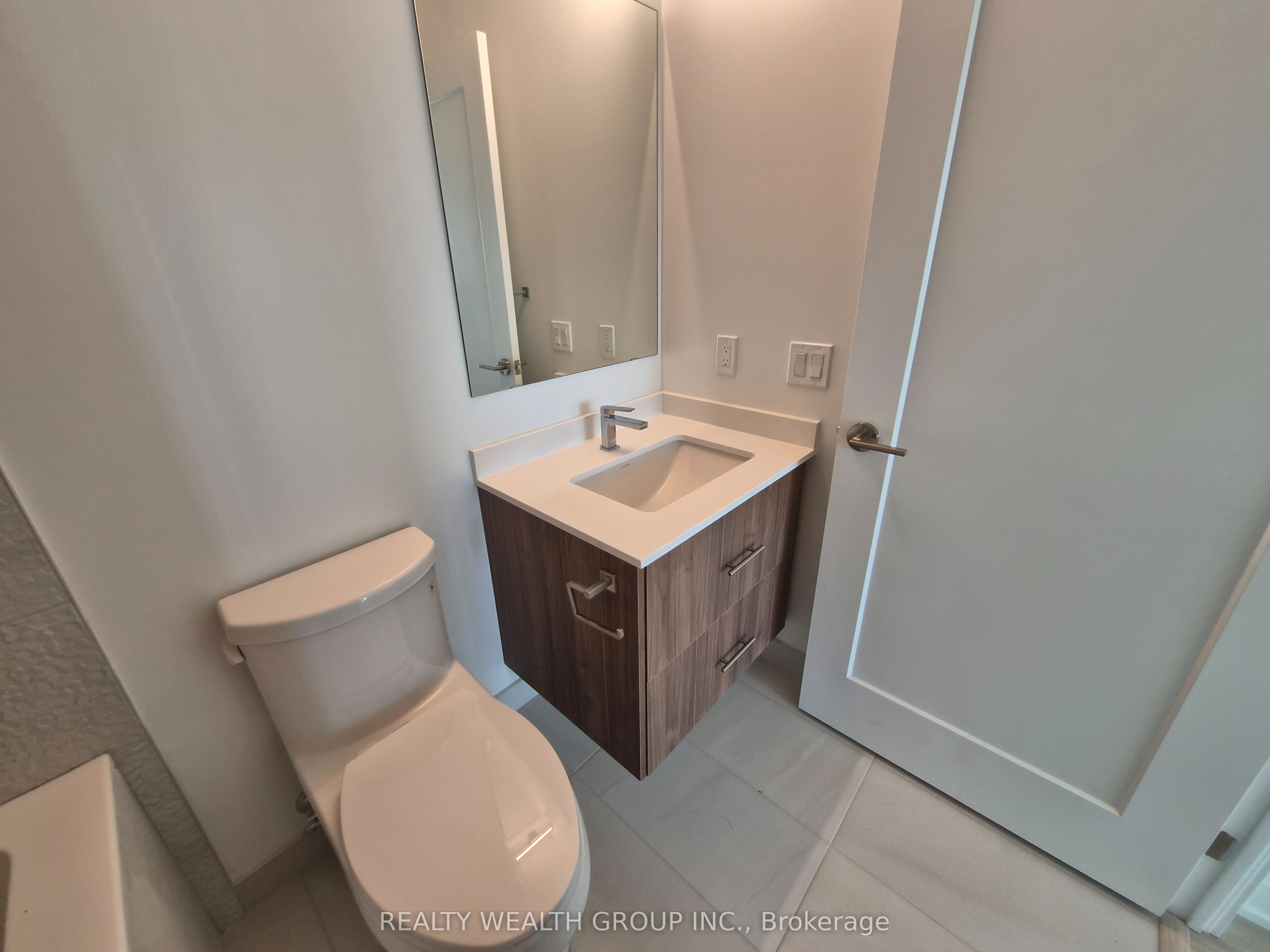 5105 Hurontario Street 3002, Mississauga, ON L4Z 0C9 photo 5