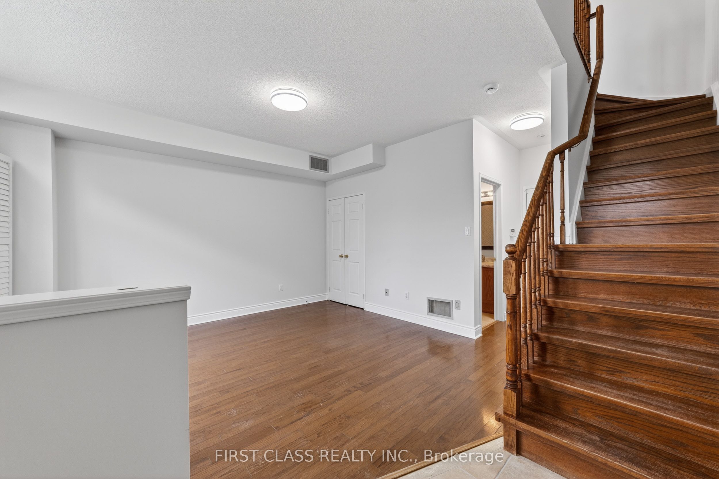 3076 Lake Shore Boulevard W Th10, Toronto, ON M8V 1K3 photo 2