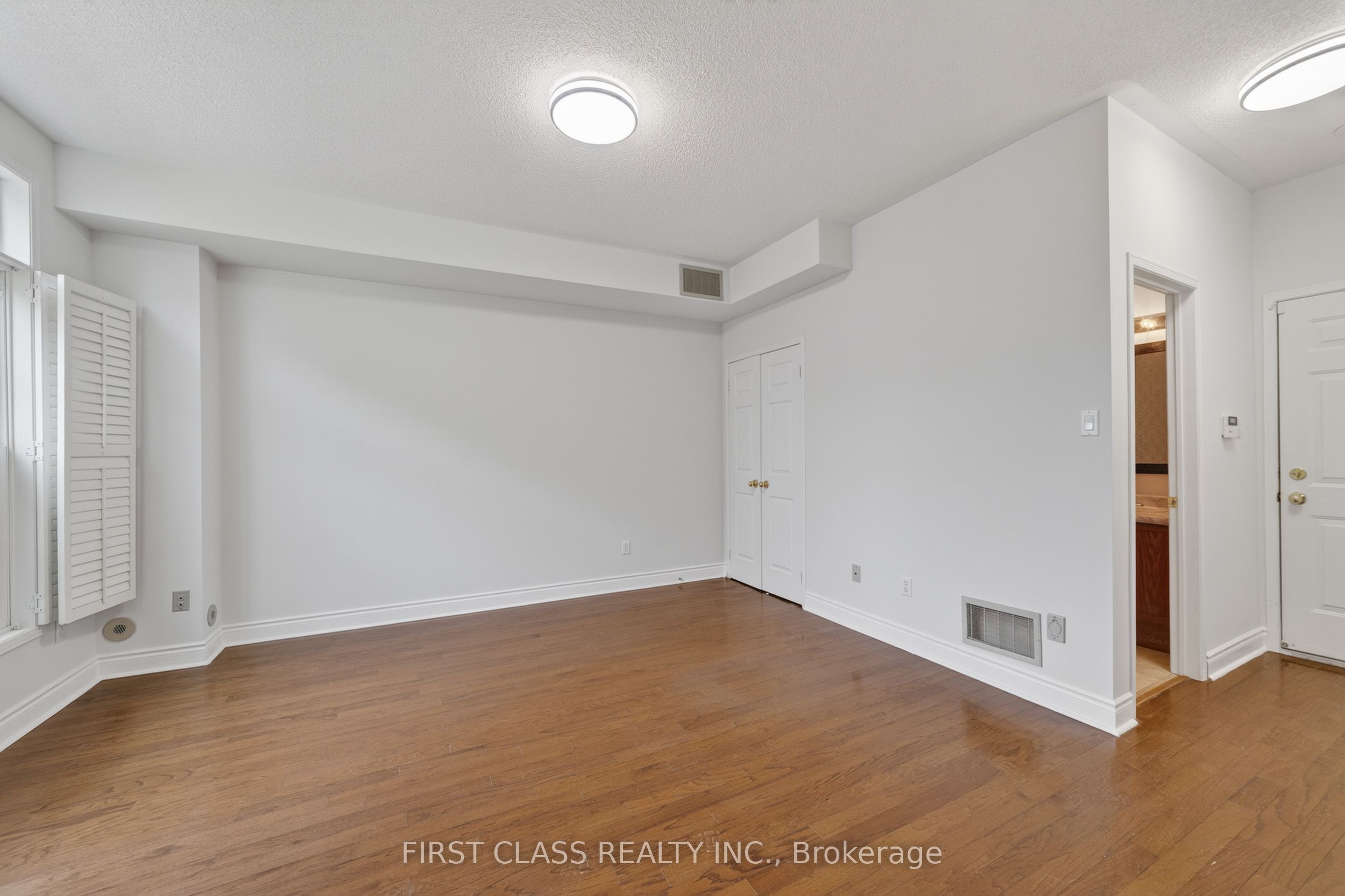 3076 Lake Shore Boulevard W Th10, Toronto, ON M8V 1K3 photo 3