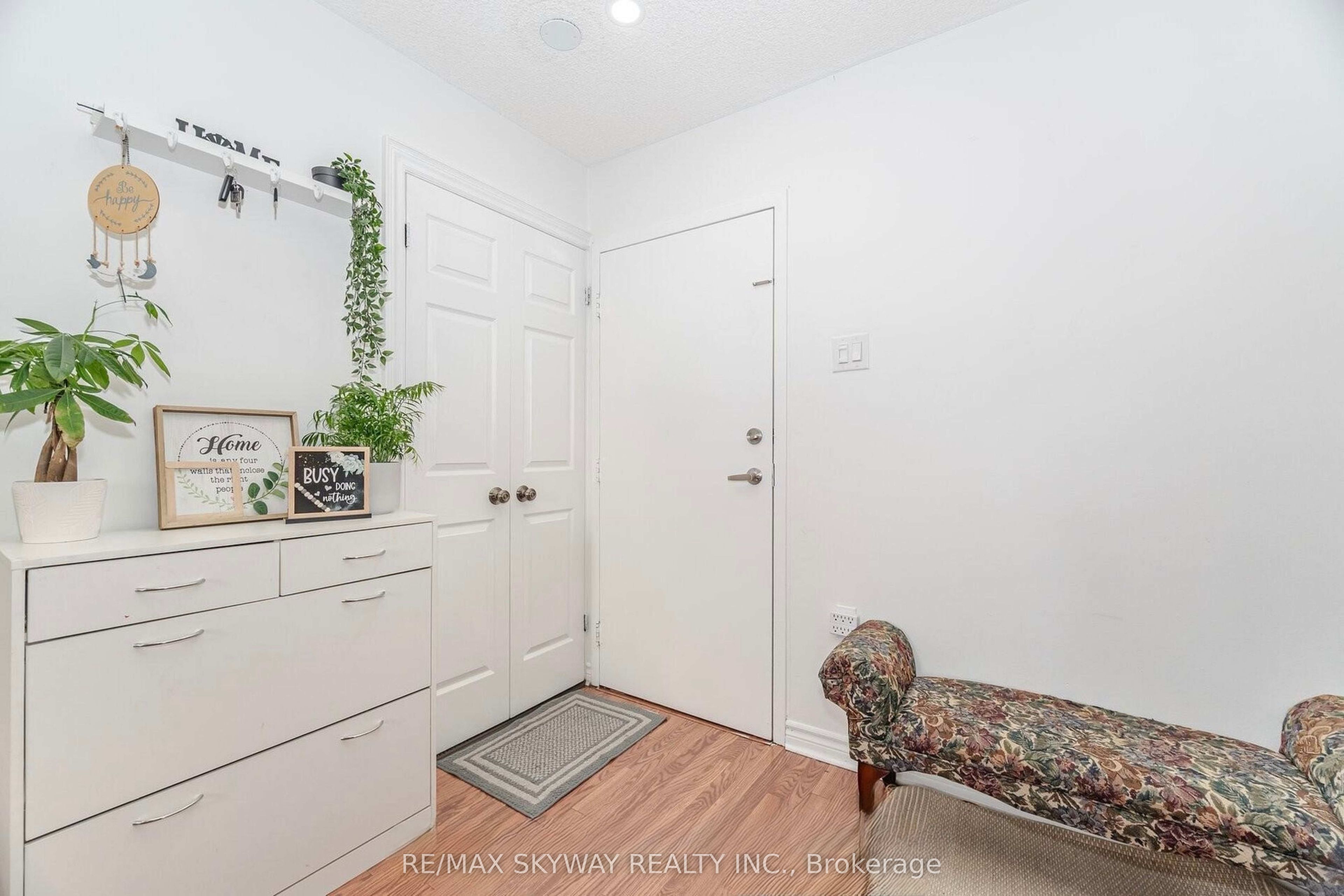1615 Bloor Street 1203, Mississauga, ON L4X 1S2 photo 3