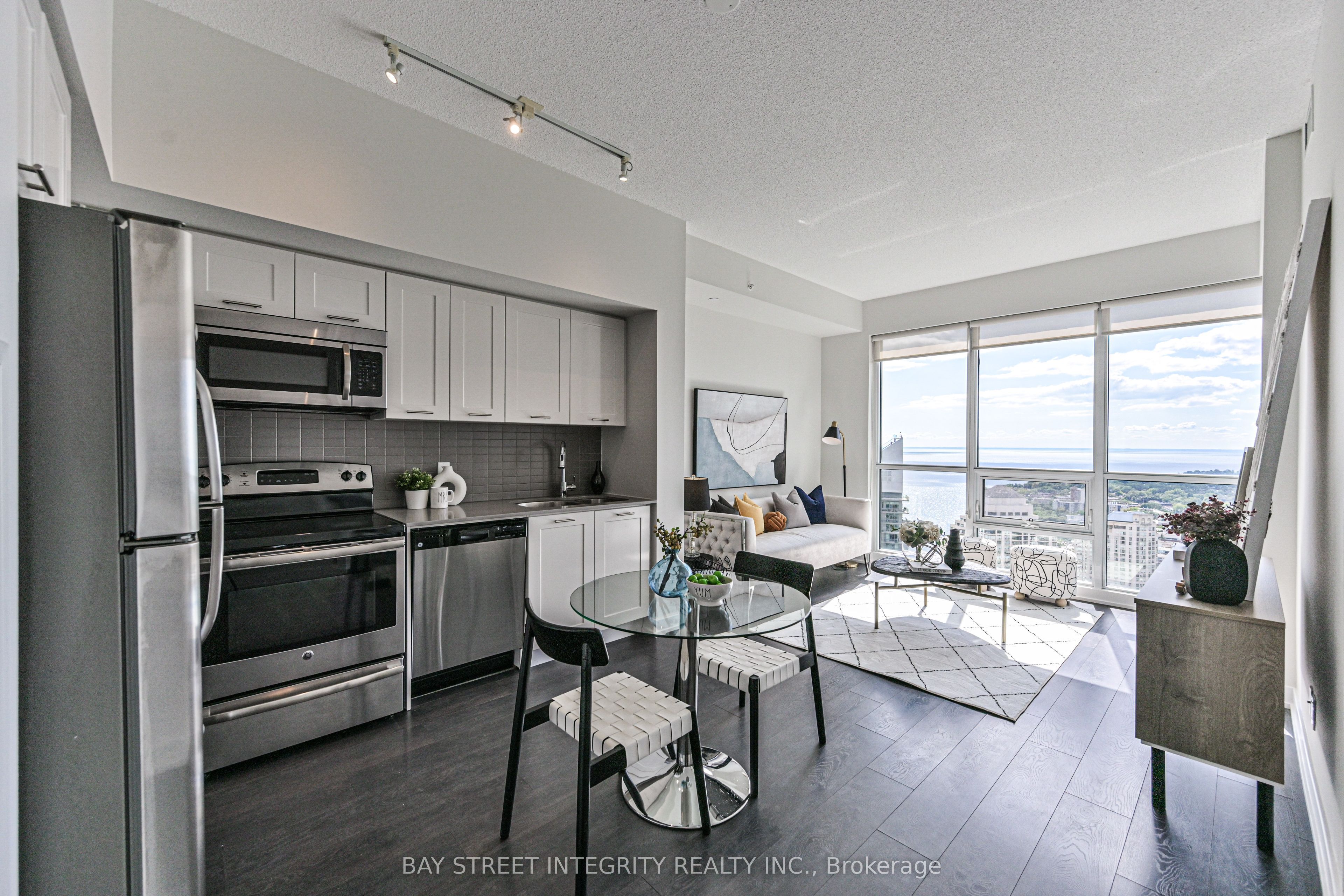 2220 Lakeshore Boulevard W 4301, Toronto, ON M8V 0C1 photo 4