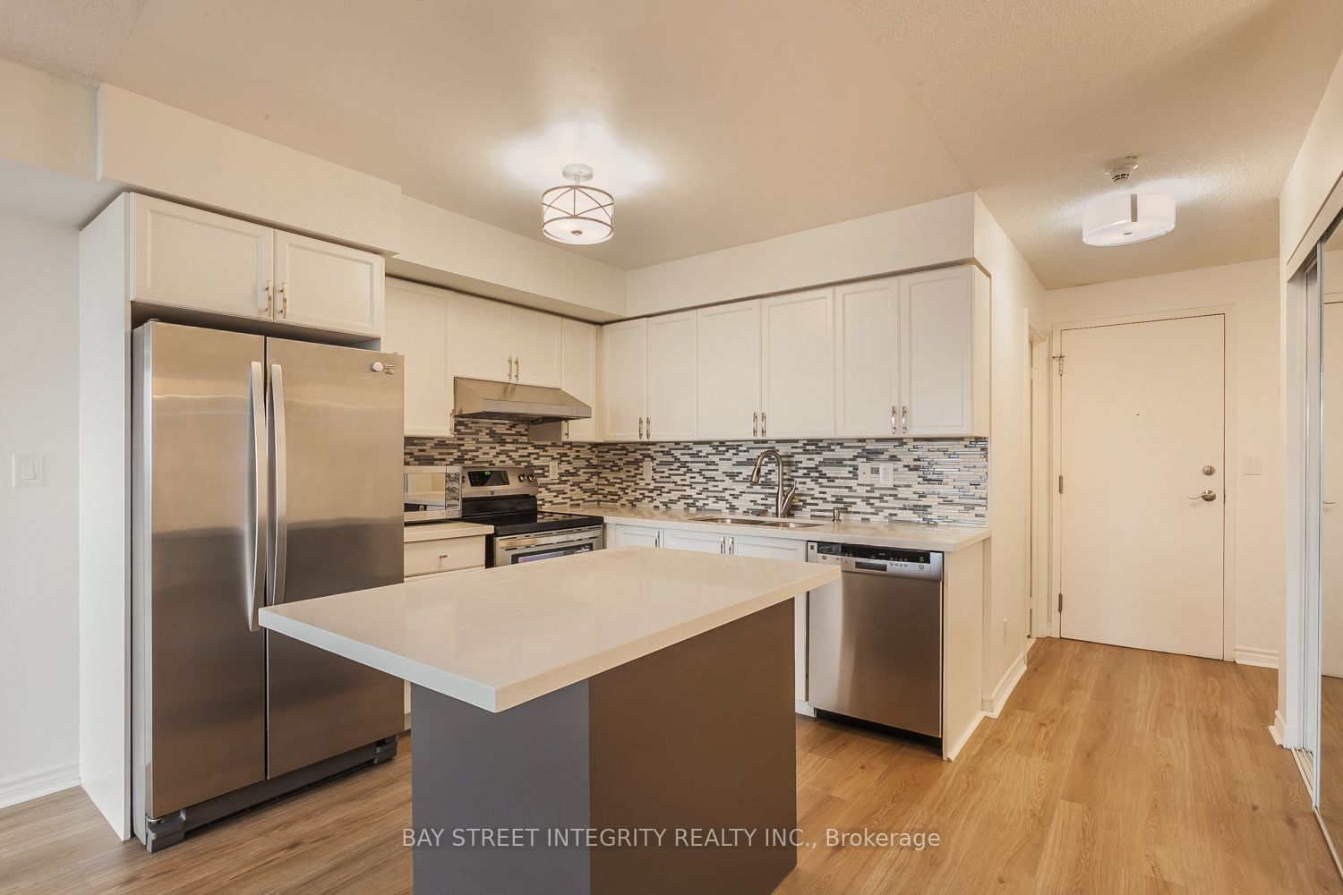 3888 Duke Of York Boulevard 2328, Mississauga, ON L5B 4P5 photo 3