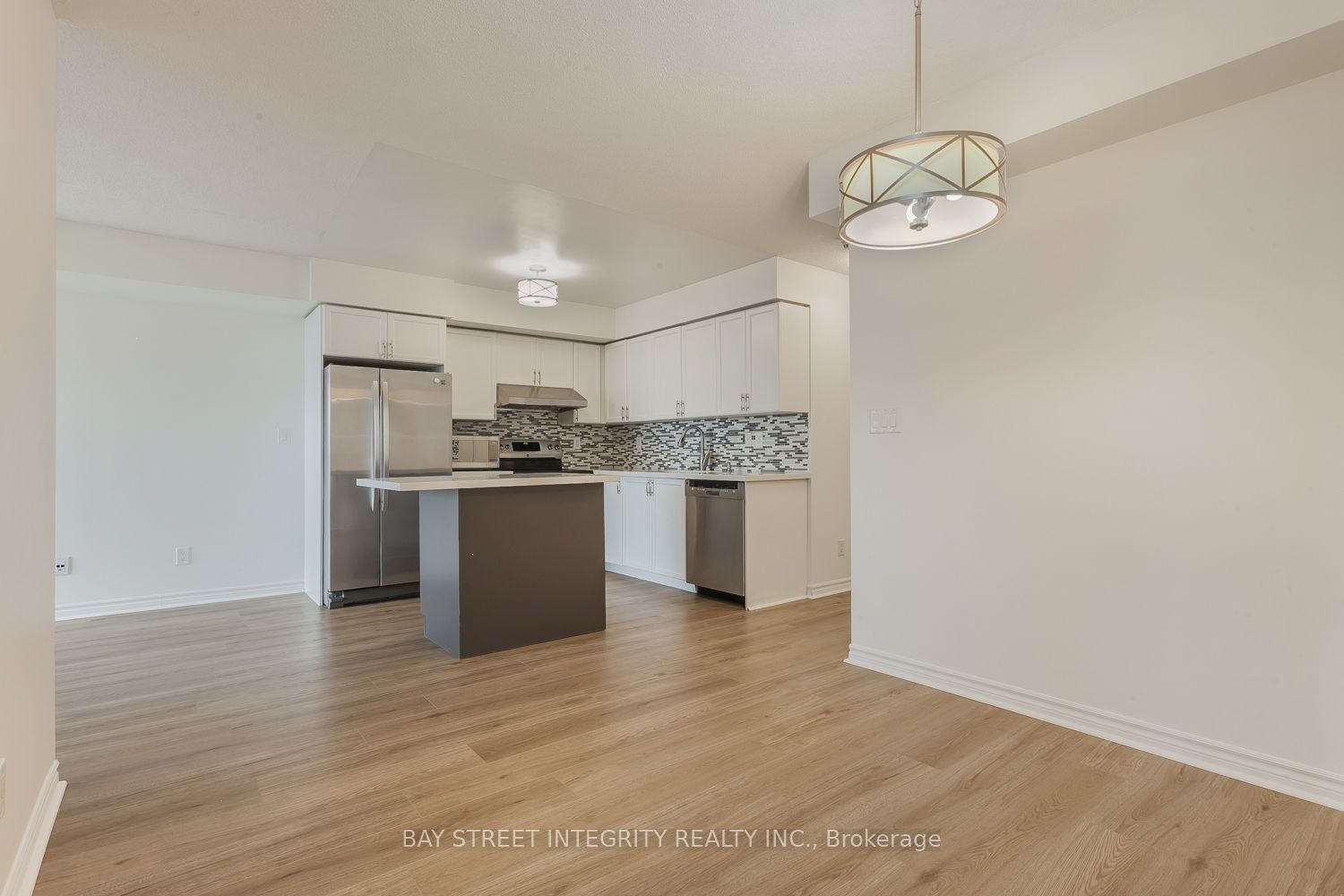 3888 Duke Of York Boulevard 2328, Mississauga, ON L5B 4P5 photo 4