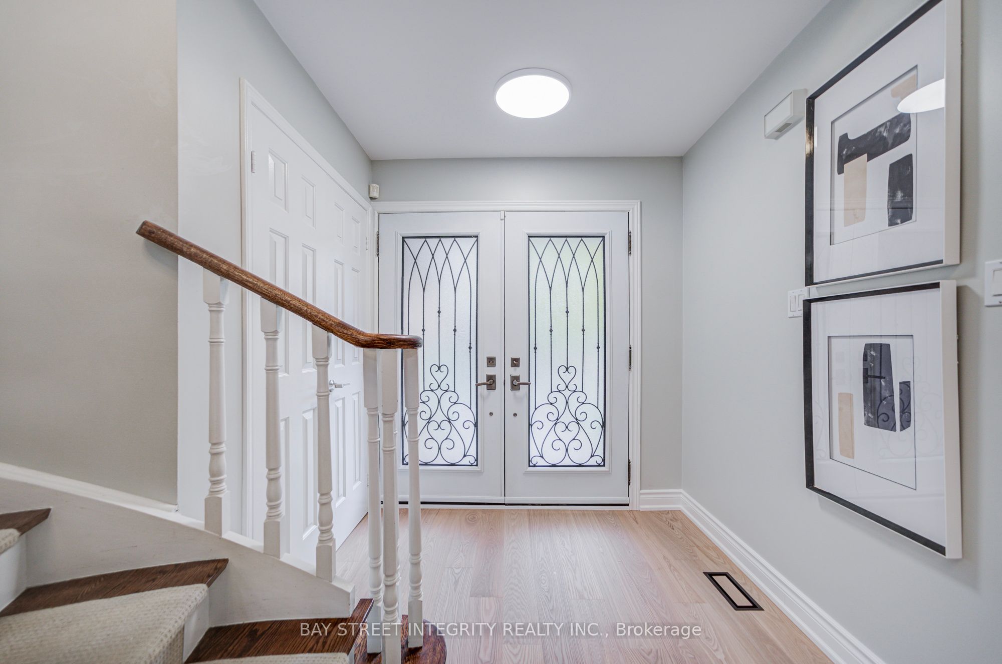 1341 Old English Lane, Oakville, ON L6M 2P9 photo 3
