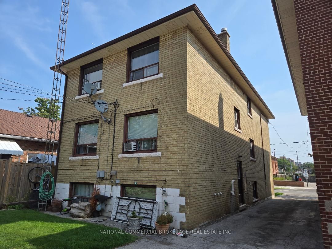 8A Nineteenth Street, Toronto, ON M8V 3L3 photo 4