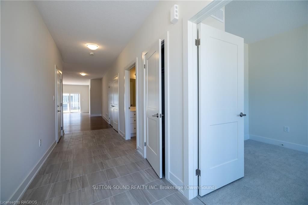 181 HAWTHORN Crescent, Georgian Bluffs, ON N0H 1S0 photo 3