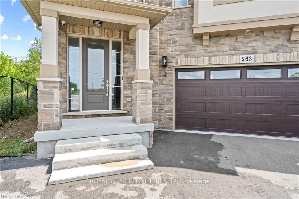 263 Memorial Park Drive, Welland, ON L3B 0E3 photo 3