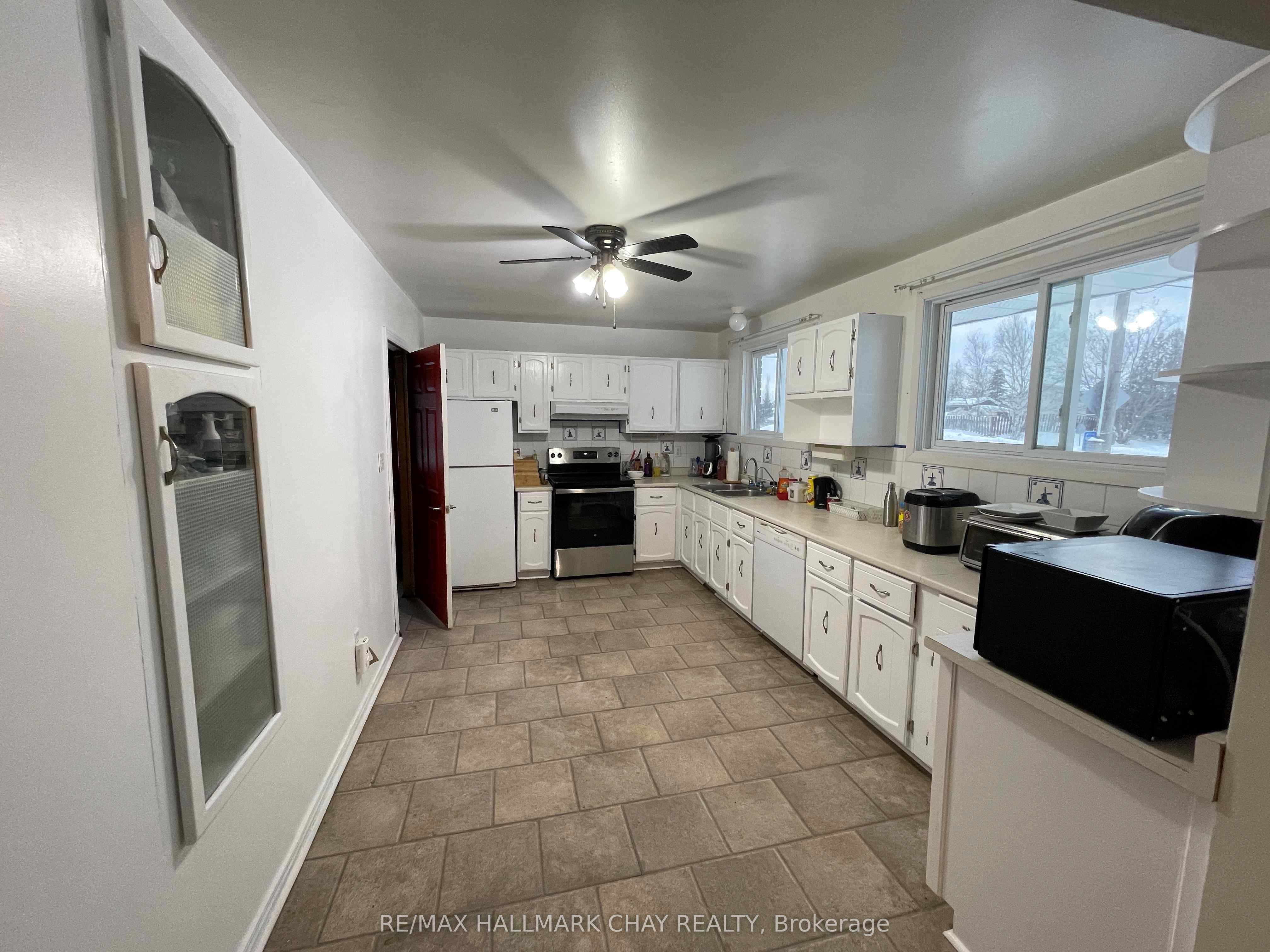 85 Mississauga Avenue, Elliot Lake, ON P5A 1E1 photo 4