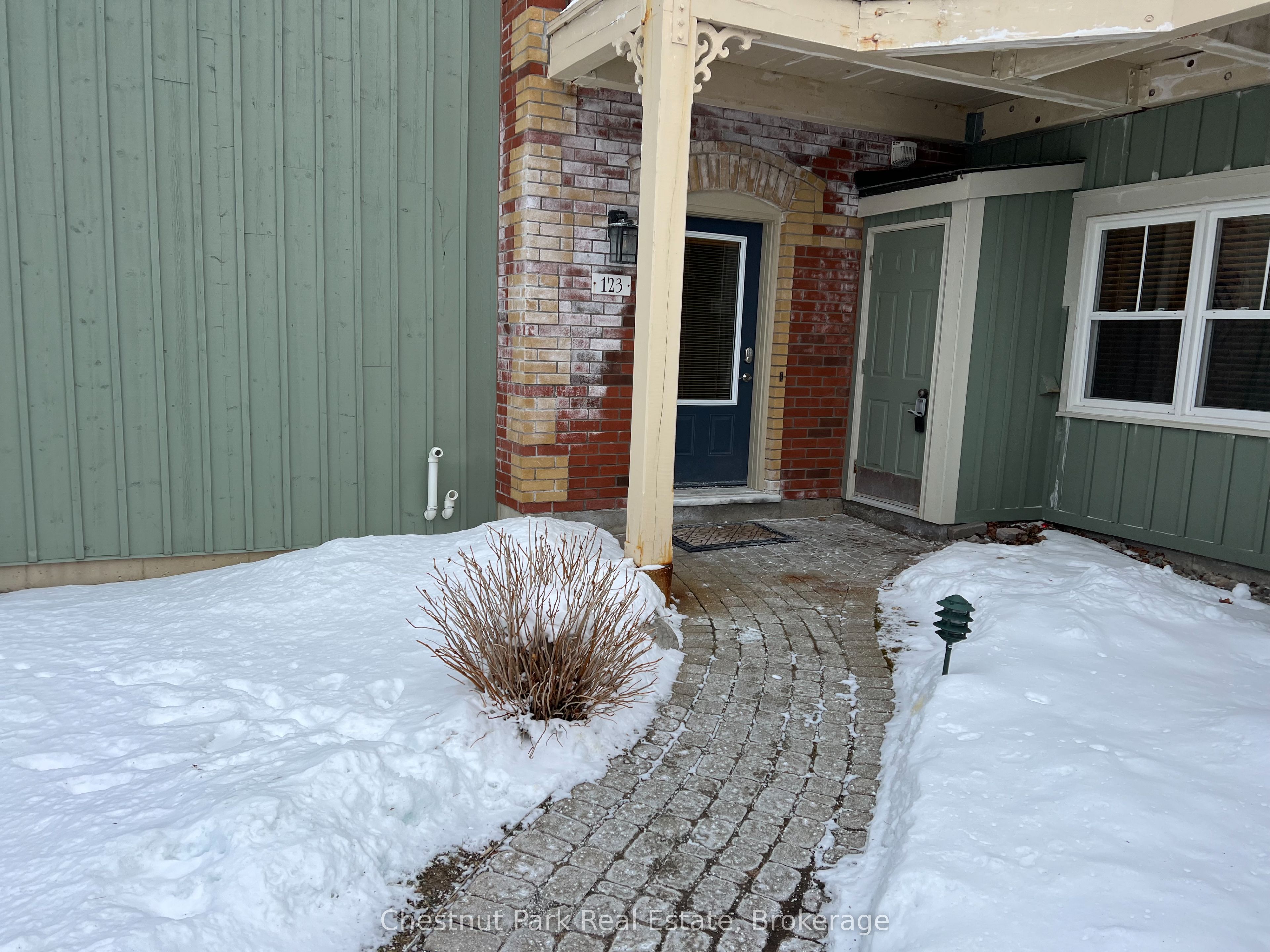 170 Snowbridge Way 123, Blue Mountains, ON L9Y 0V1 photo 2