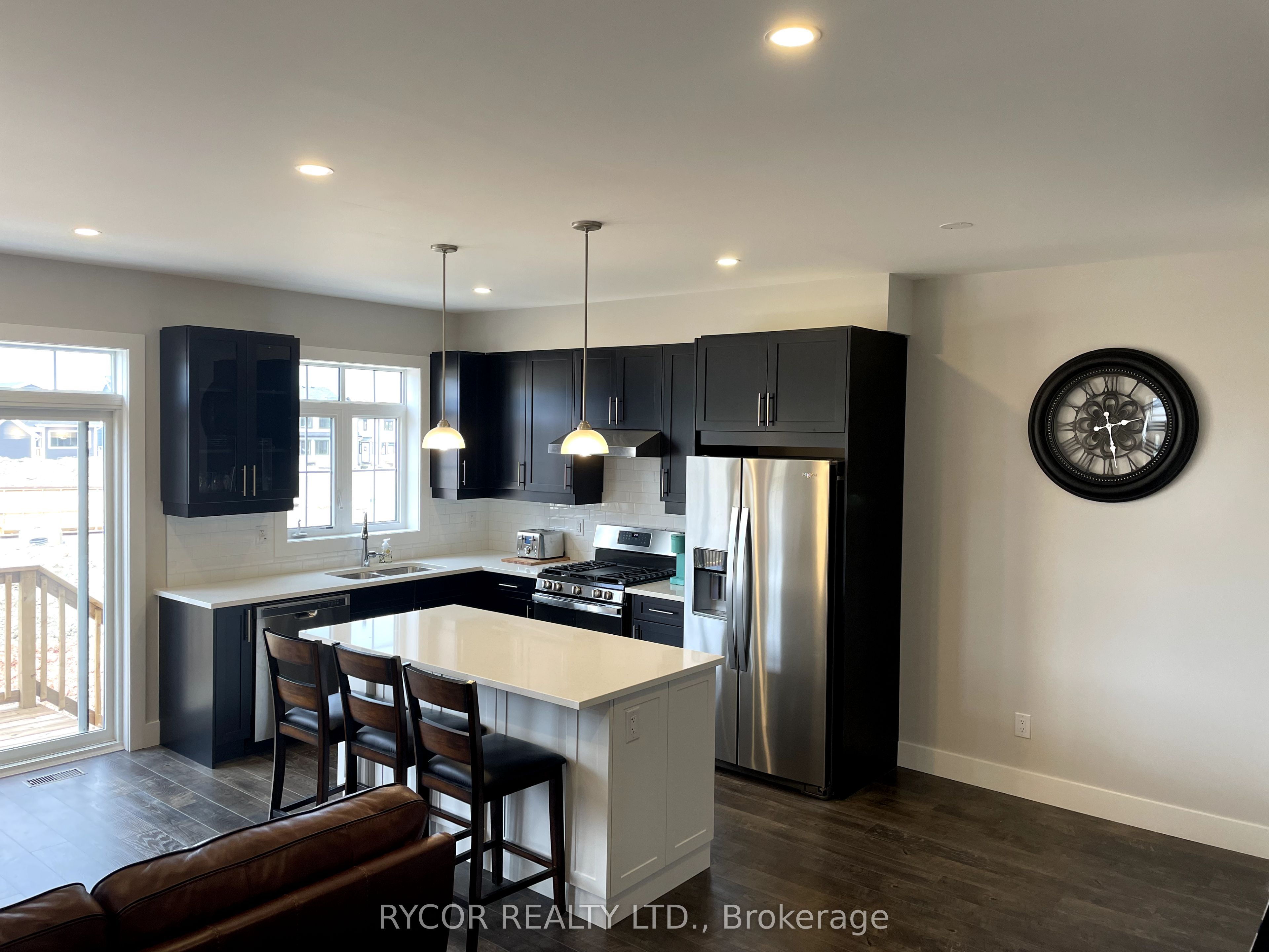 148 Sycamore Street S, Blue Mountains, ON L9Y 4E4