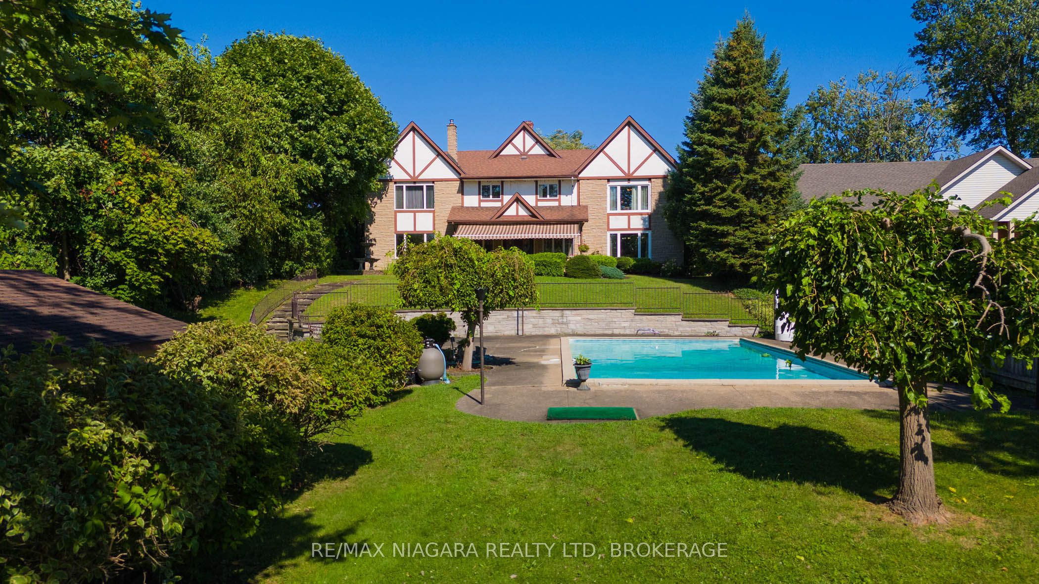 140 LAKESHORE Road, Fort Erie, ON L2A 1B2