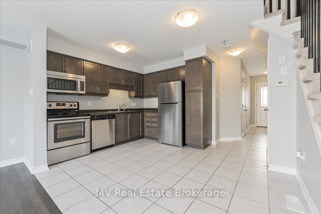 102 Westminster Crescent 102W, Centre Wellington, ON N1M 1Y8 photo 5