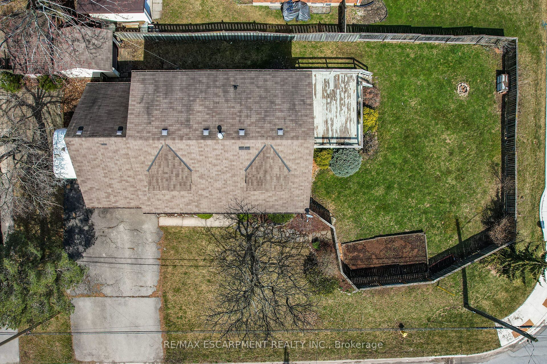 5001 Hillside Drive, Lincoln, ON L3J 0L1 photo 2