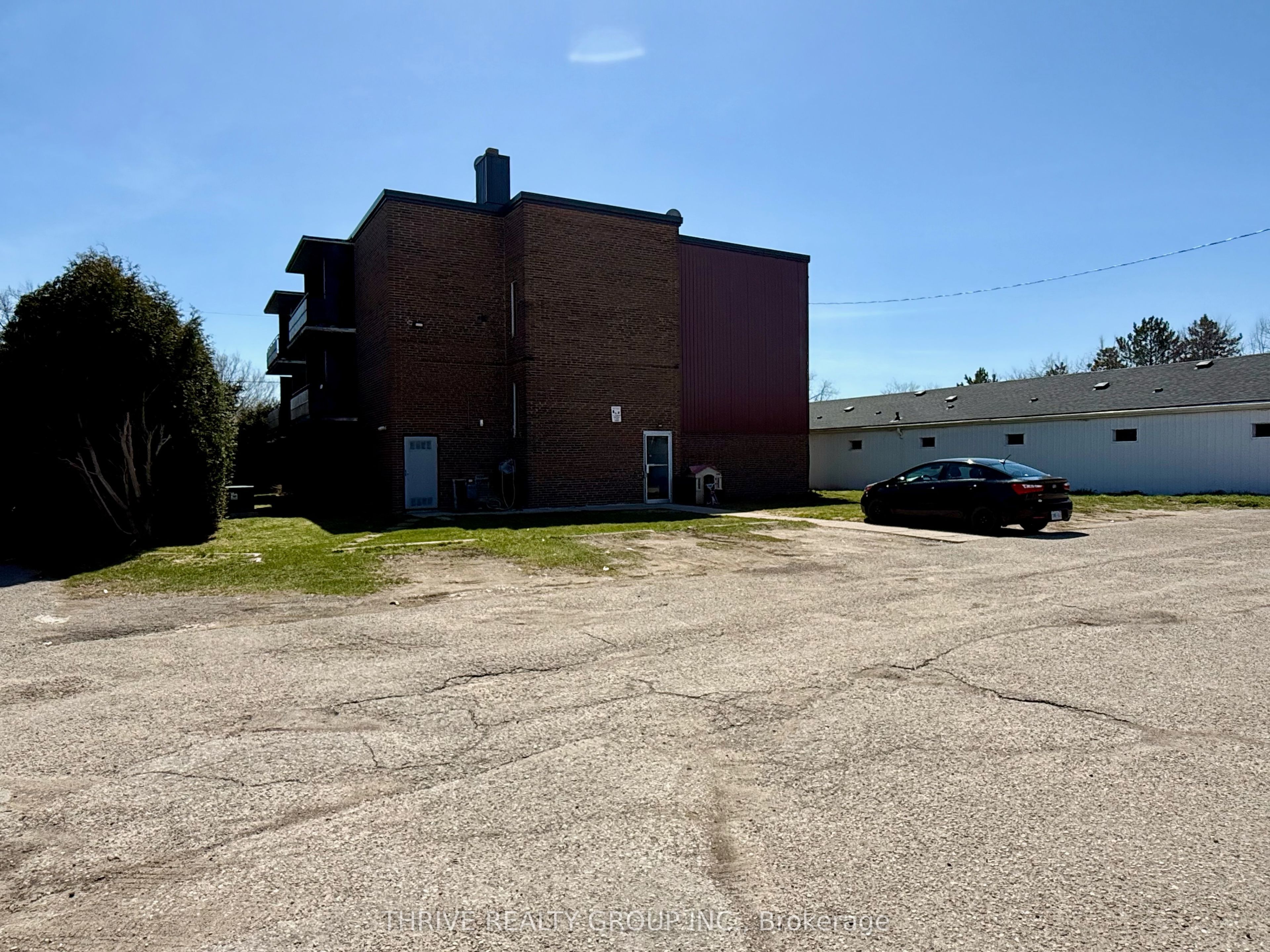 1576 Caledonia Street, London East, ON N5W 2W7 photo 3