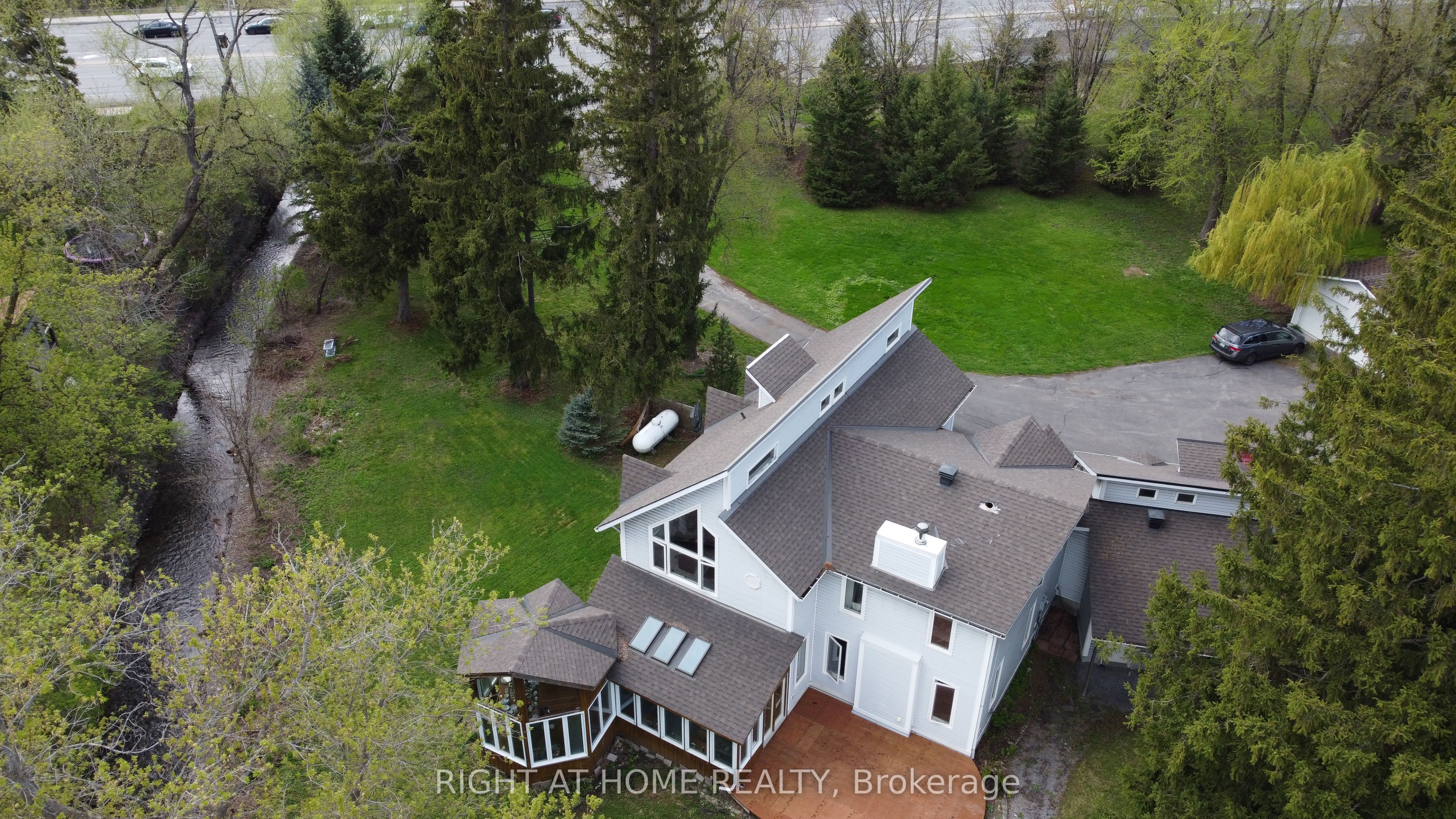 3208 Richmond Road, Qualicum - Bruce Farm - Greenbelt and Area, ON K2H 5B6 photo 5