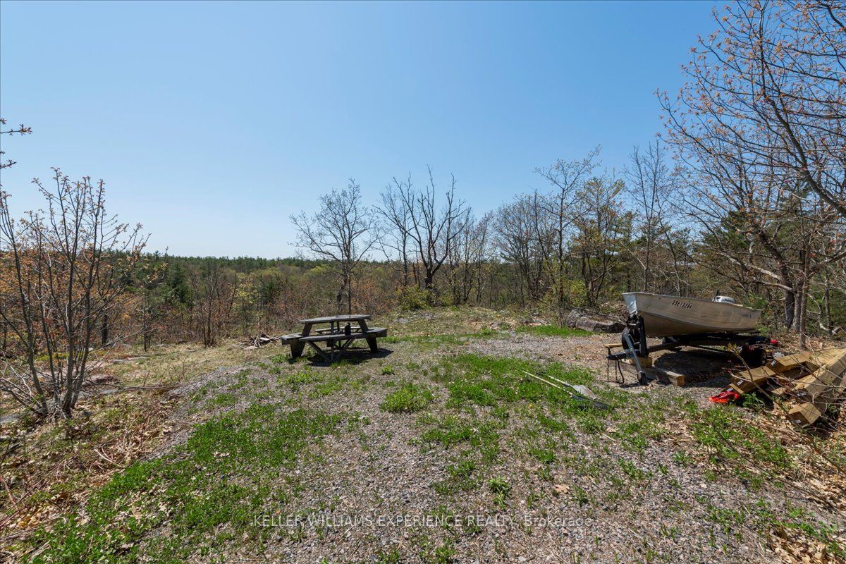 1075 Heintzman Gate, Gravenhurst, ON P0E 1N0 photo 3