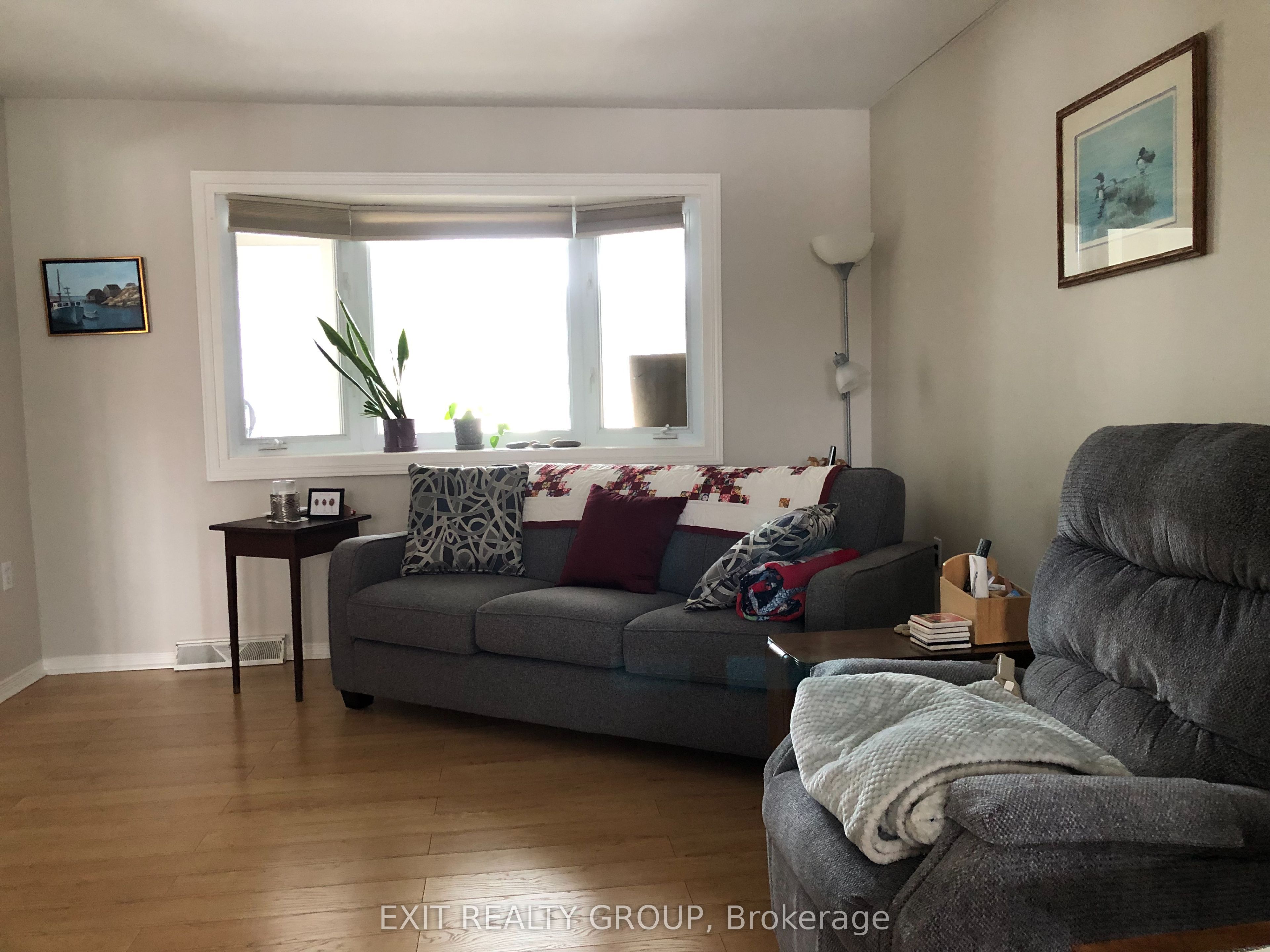9 Empire Boulevard, Prince Edward County, ON K0K 3L0 photo 3
