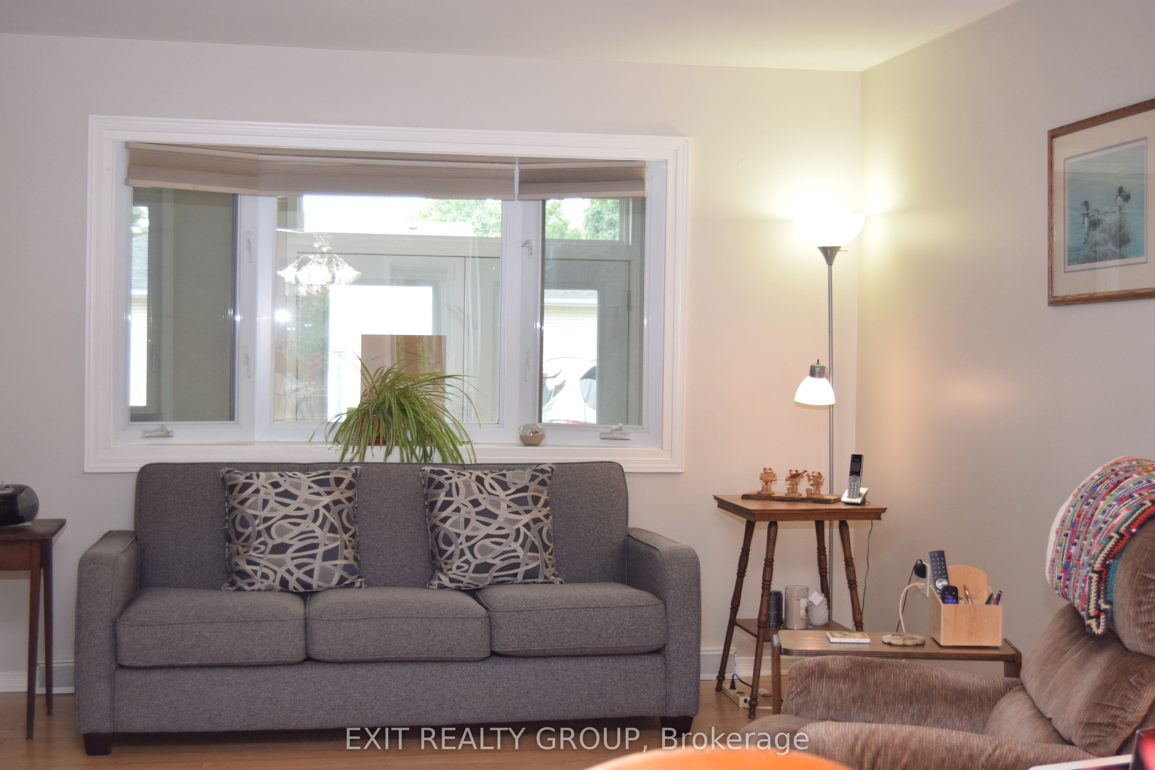 9 Empire Boulevard, Prince Edward County, ON K0K 3L0 photo 4