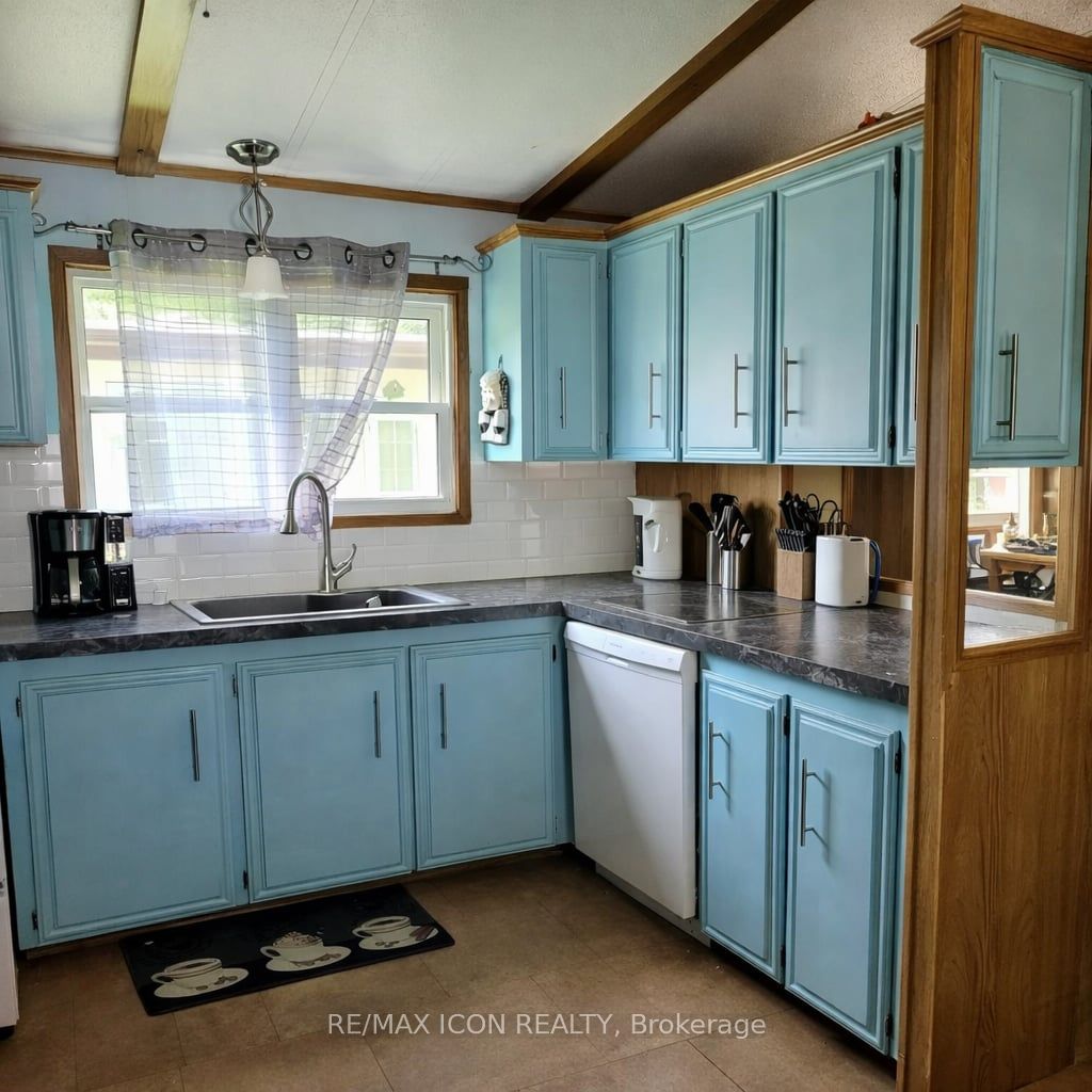 9839 Lakeshore Road 34, Lambton Shores, ON N0M 1T0 photo 3