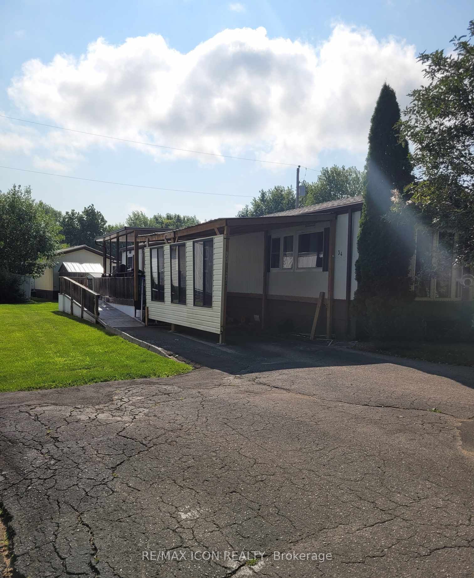 9839 Lakeshore Road 34, Lambton Shores, ON N0M 1T0 photo 4