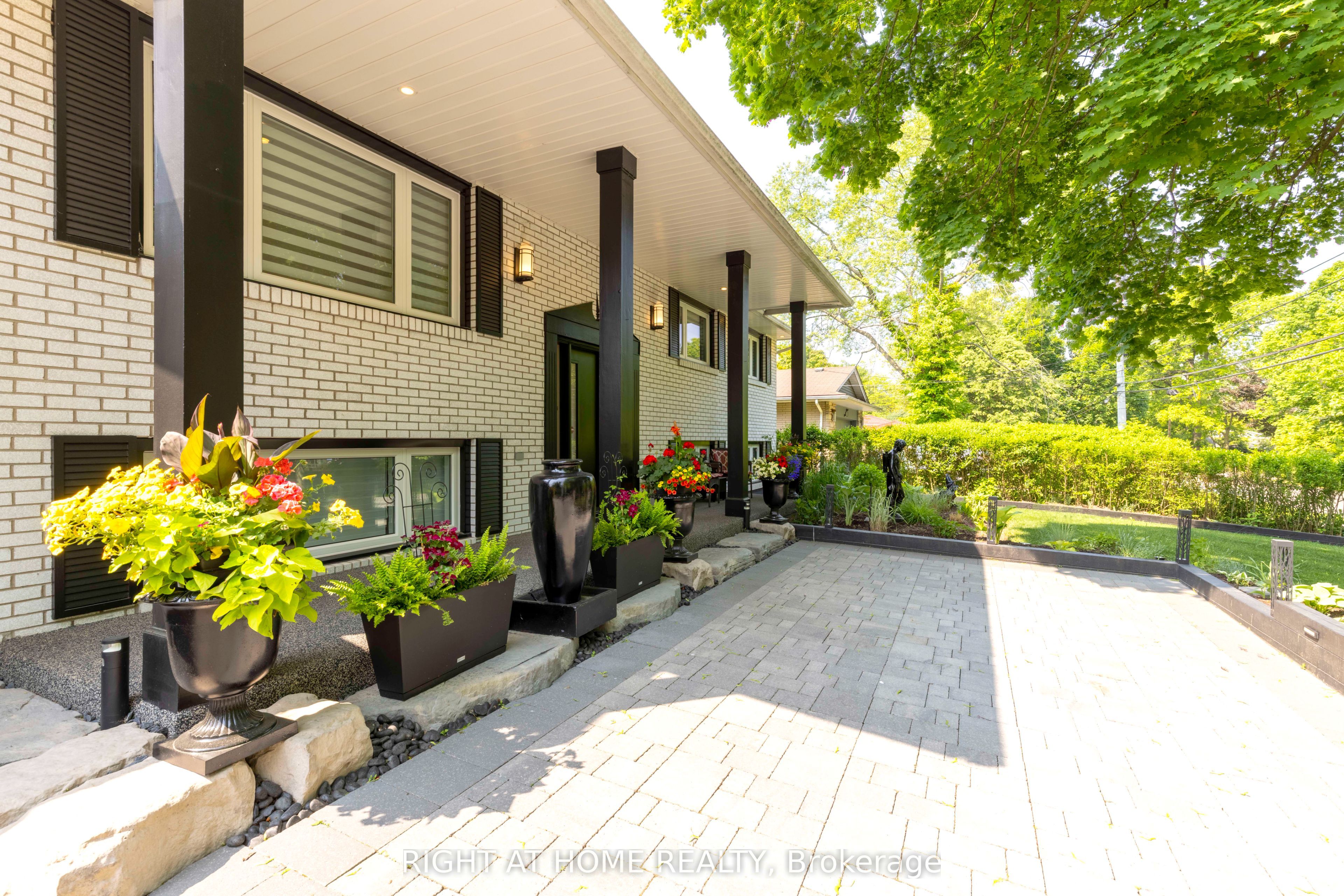212 Lockhart Drive, St. Catharines, ON L2T 1X1 photo 3