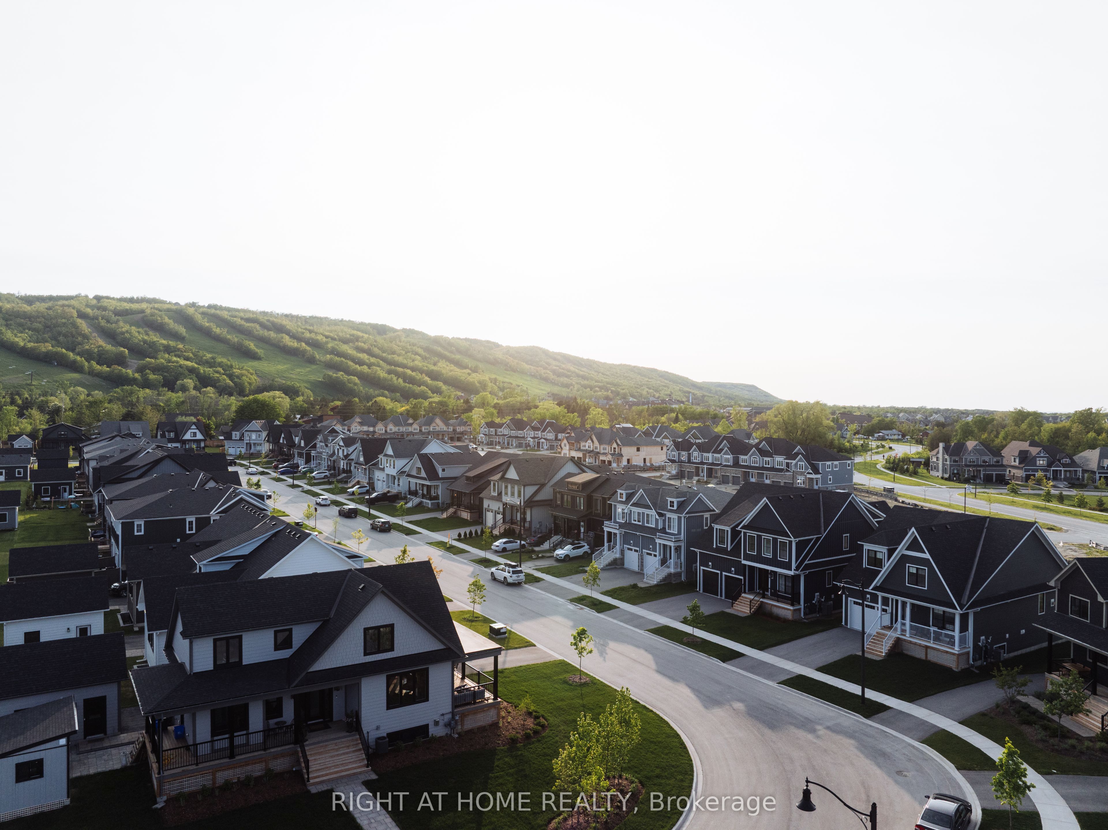 114 Black Willow Crescent, Blue Mountains, ON L9Y 5L8
