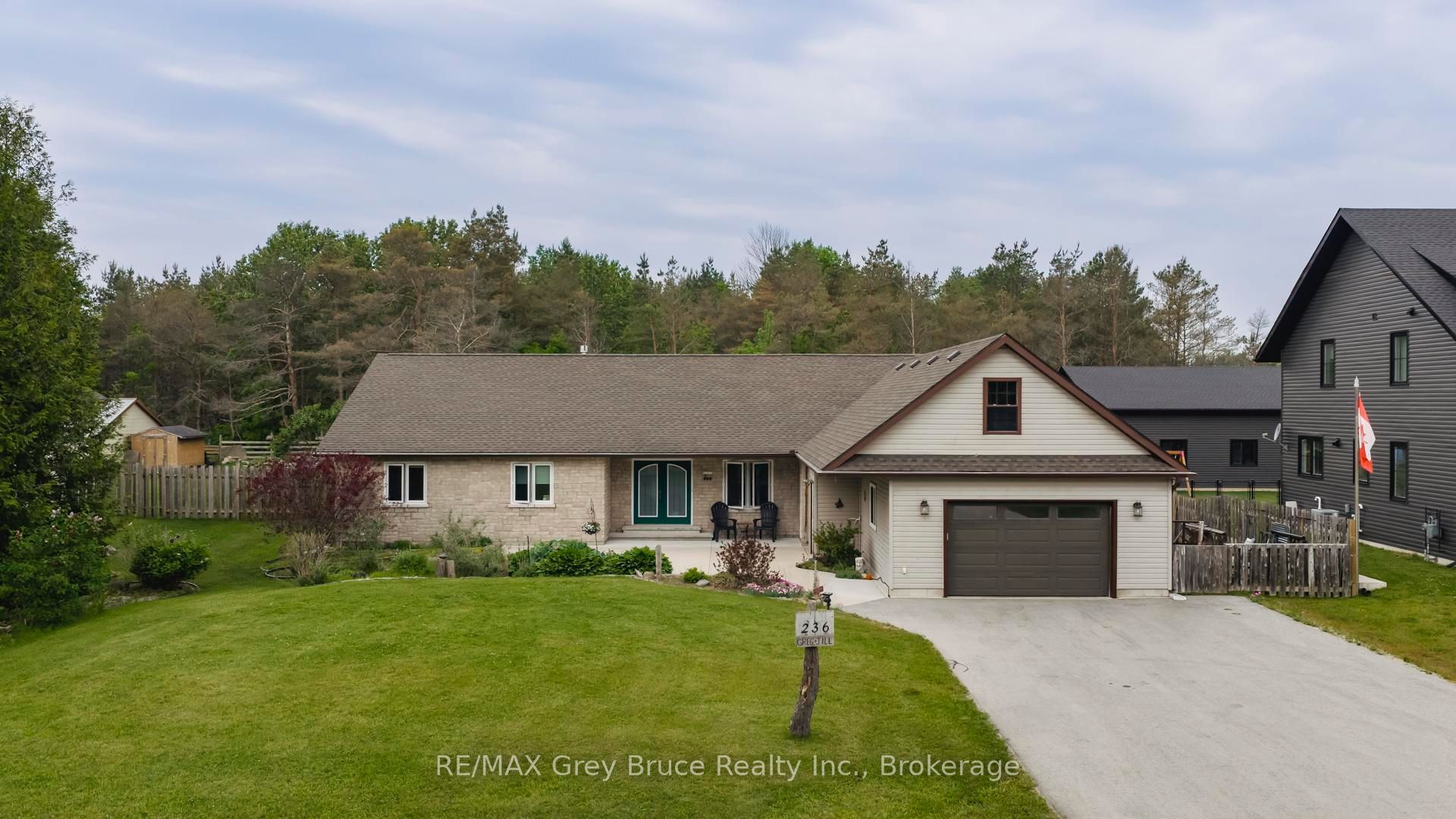 236 Bruce Street, South Bruce Peninsula, ON N0H 2T0