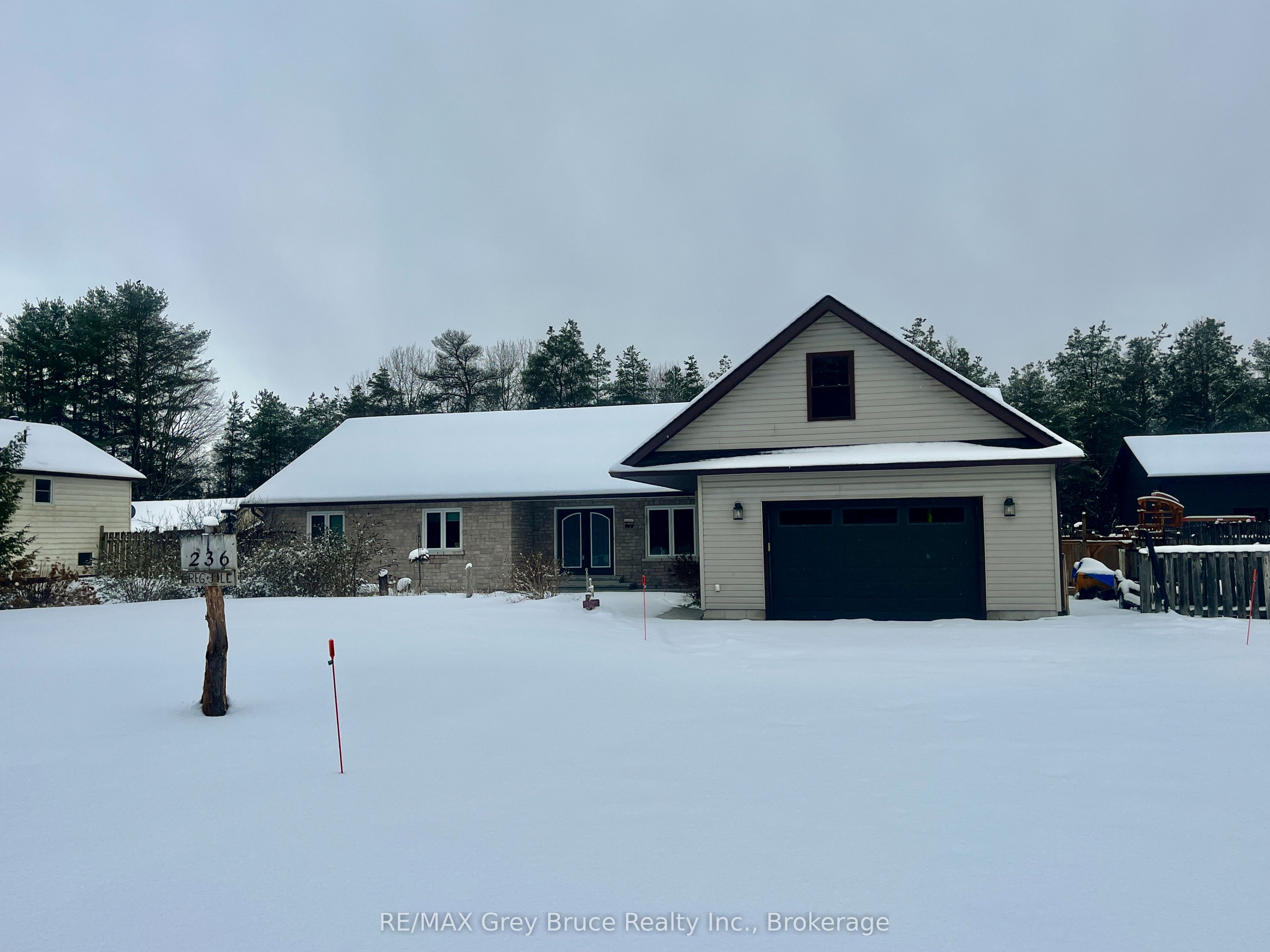 236 Bruce Street, South Bruce Peninsula, ON N0H 2T0 photo 2