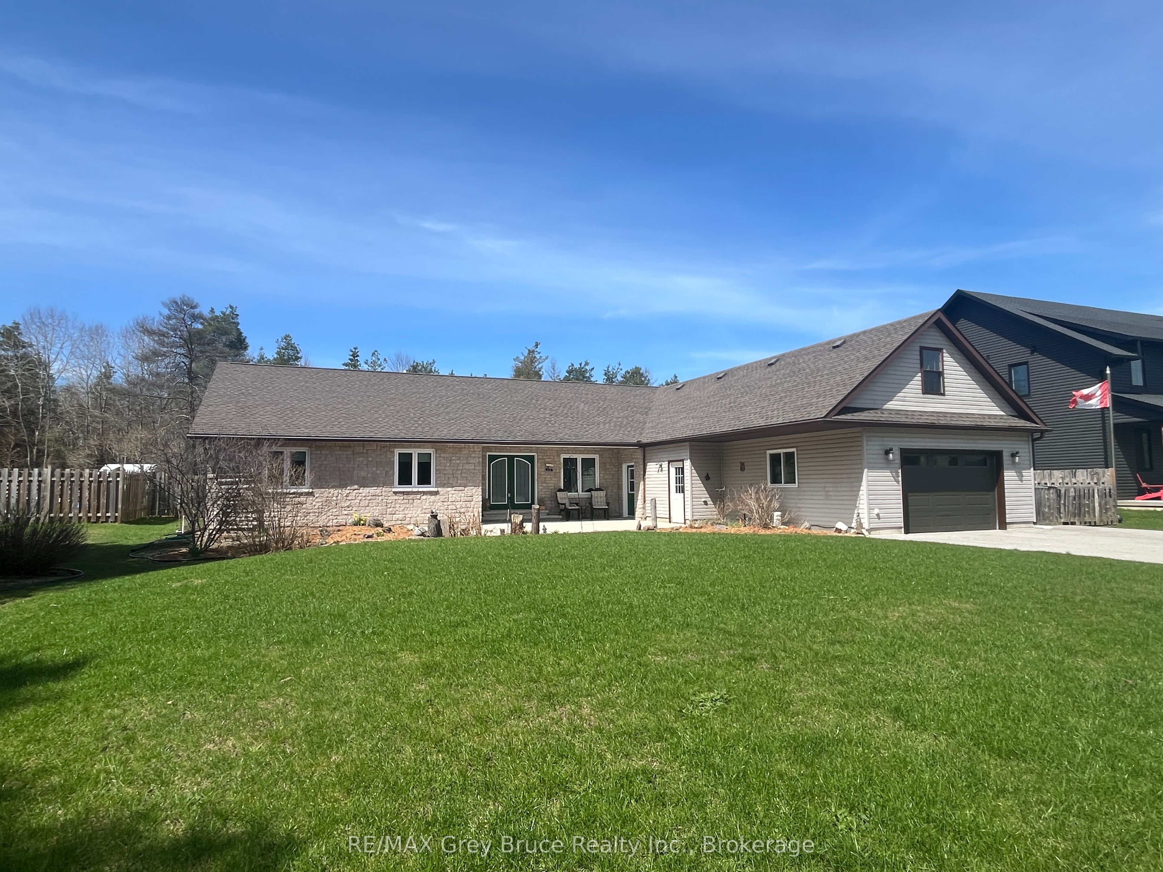236 Bruce Street, South Bruce Peninsula, ON N0H 2T0 photo 3