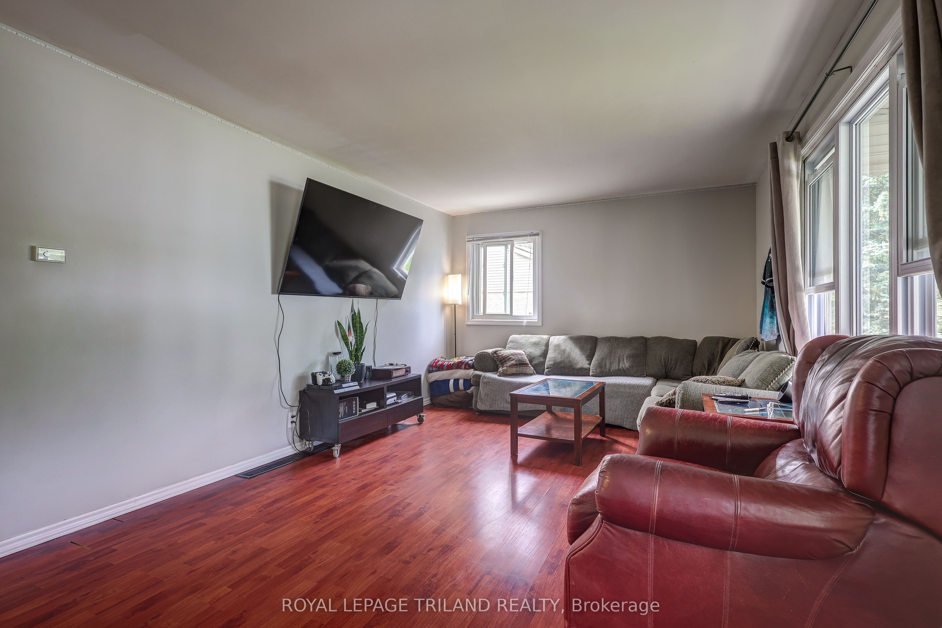 249 Victoria Street, Central Elgin, ON N0L 1B0 photo 3