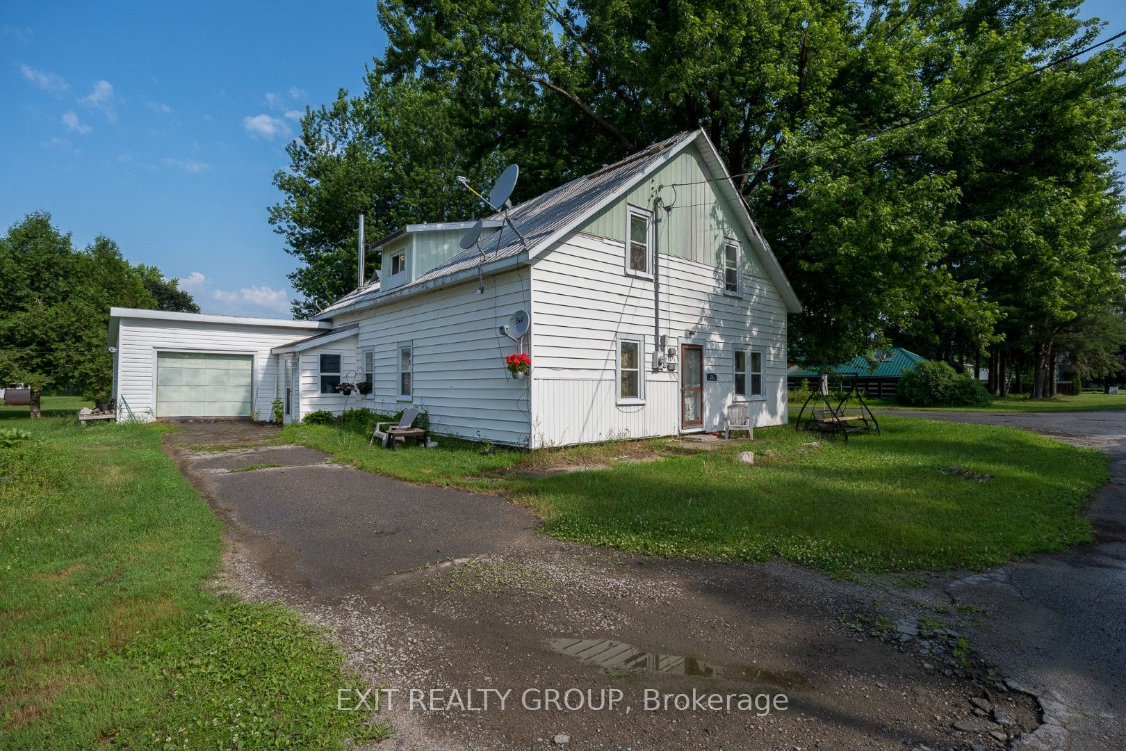 53 Clement Street, Addington Highlands, ON K0H 1P0