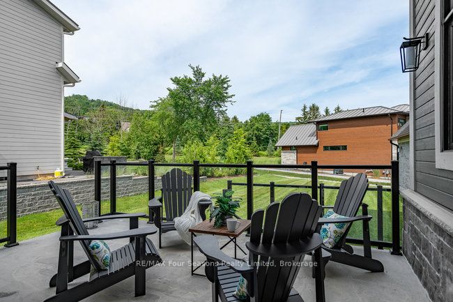 101 Grindelwald Court, Blue Mountains, ON L9Y 0Z8 photo 5