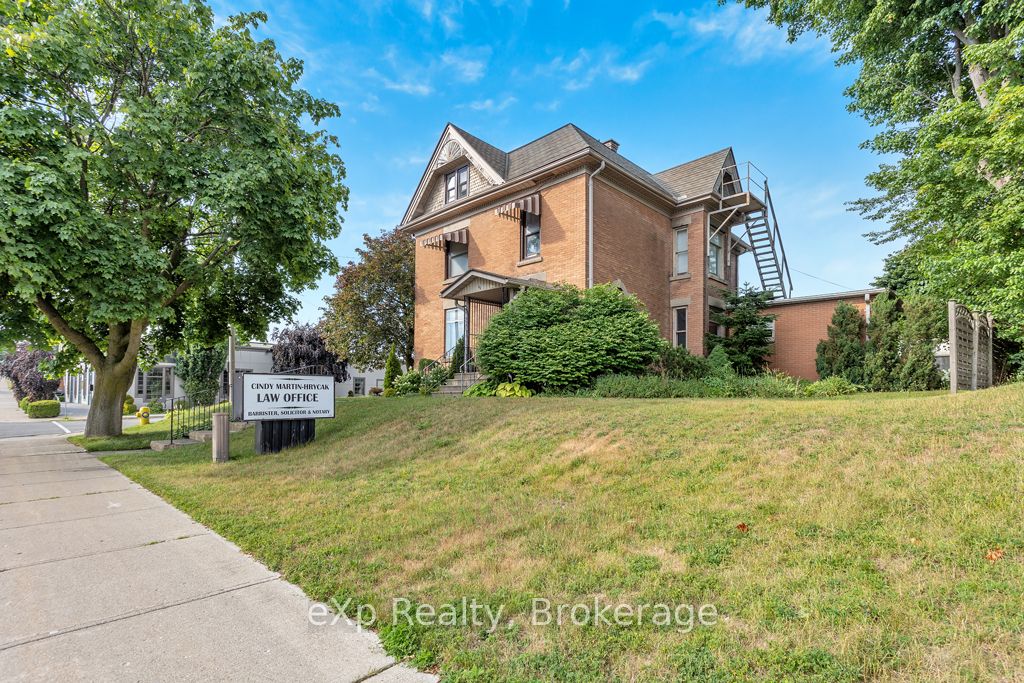 22 Harvey Street, Tillsonburg, ON N4G 3J6 photo 3
