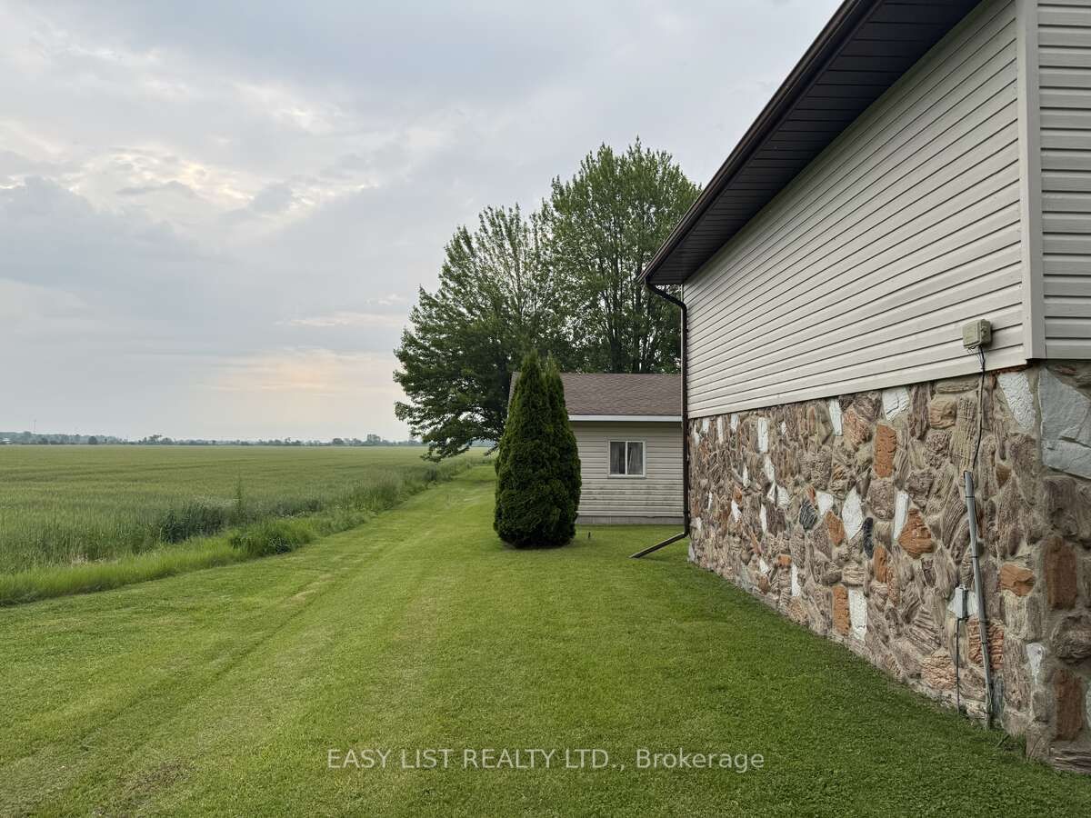 3104 St Clair Parkway, St. Clair, ON N0P 1H0 photo 5