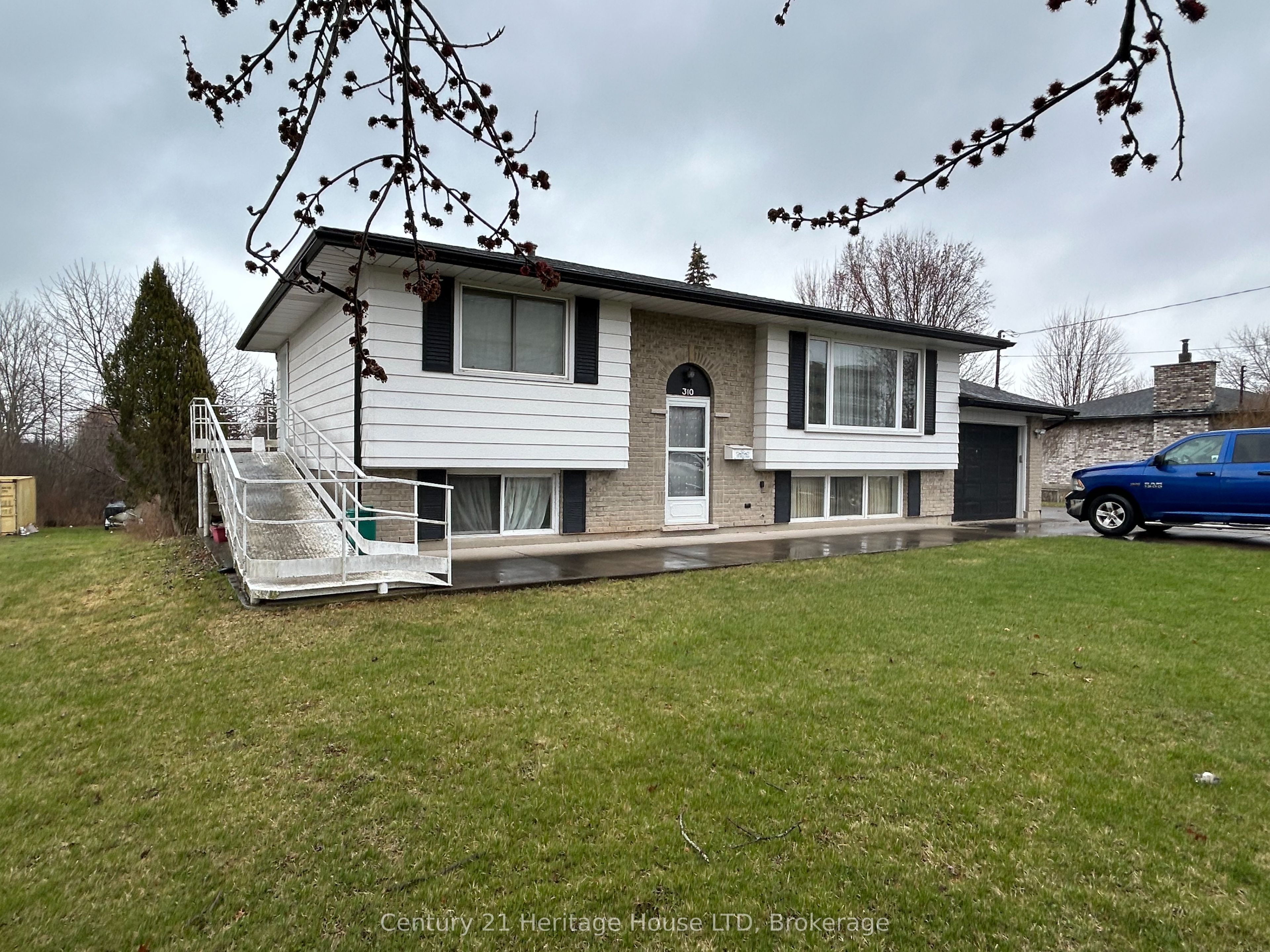 310 Albany Street, Fort Erie, ON L2A 1L9 photo 4