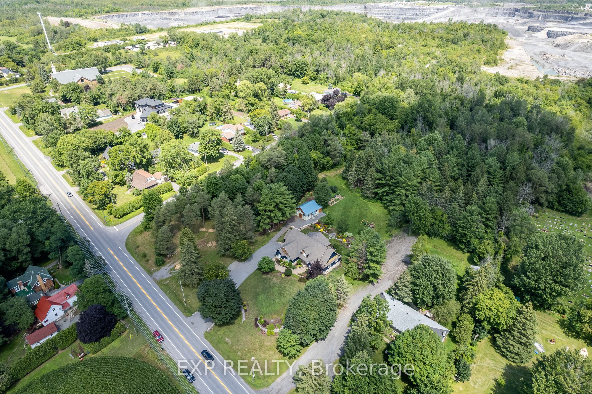 8 Khymer Court N, Bells Corners and South to Fallowfield, ON K2R 1G2 photo 3