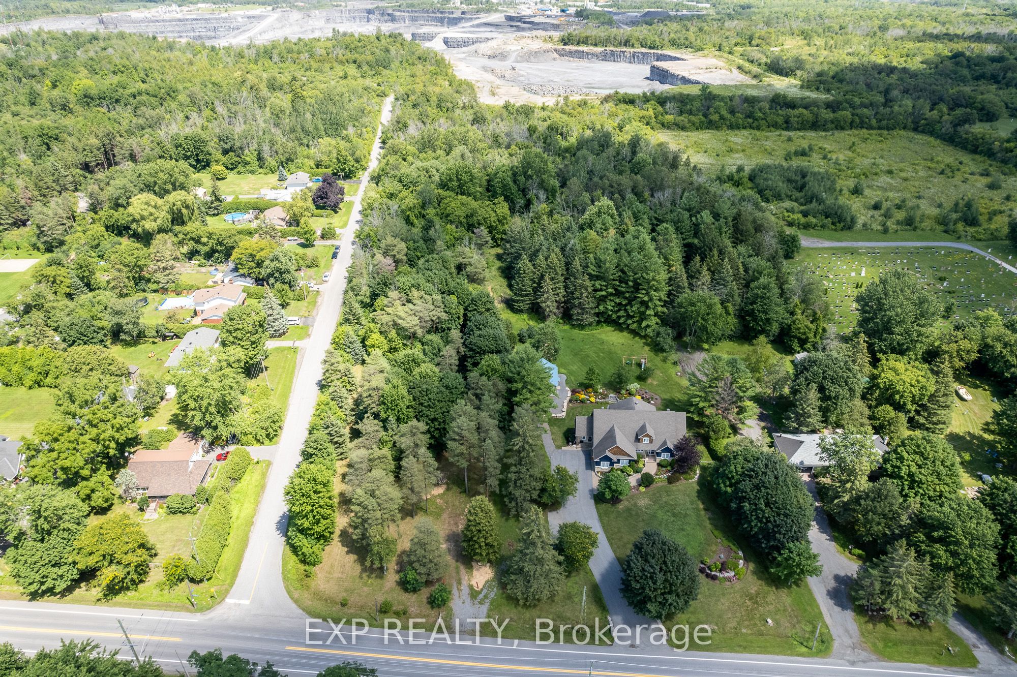 8 Khymer Court N, Bells Corners and South to Fallowfield, ON K2R 1G2 photo 4