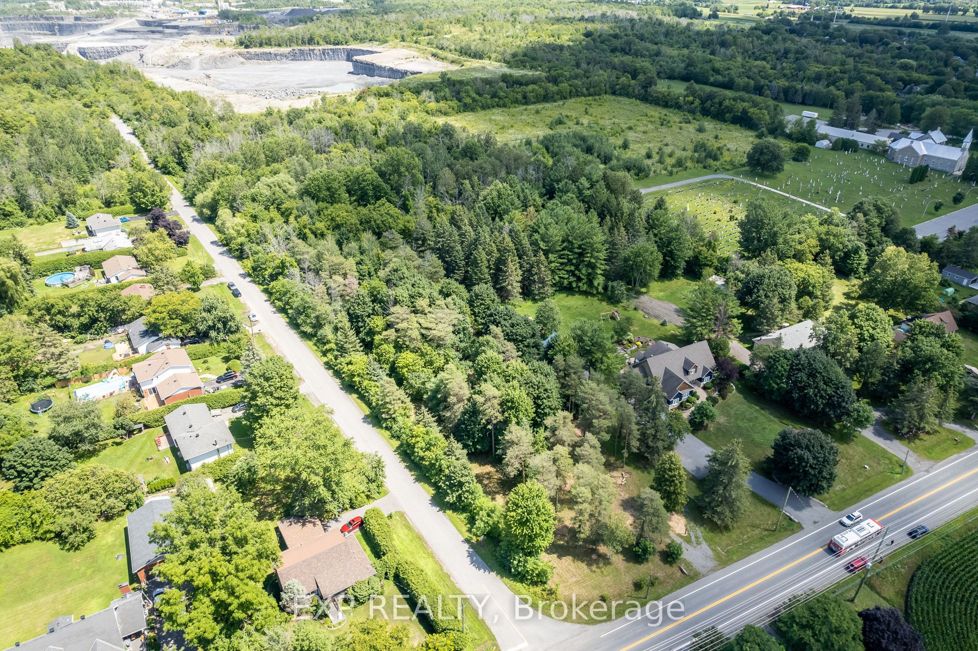 8 Khymer Court N, Bells Corners and South to Fallowfield, ON K2R 1G2 photo 5