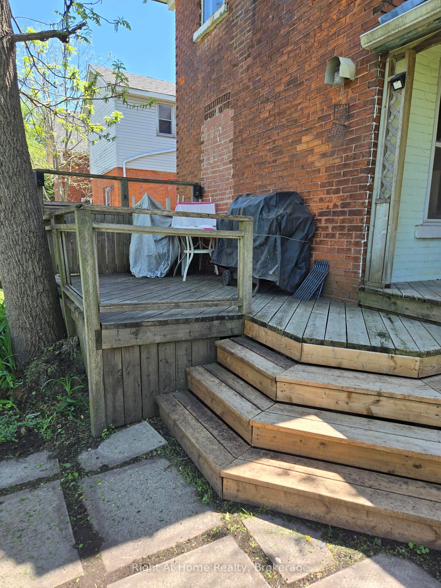 306 Douro Street, Stratford, ON N5A 3S5 photo 2