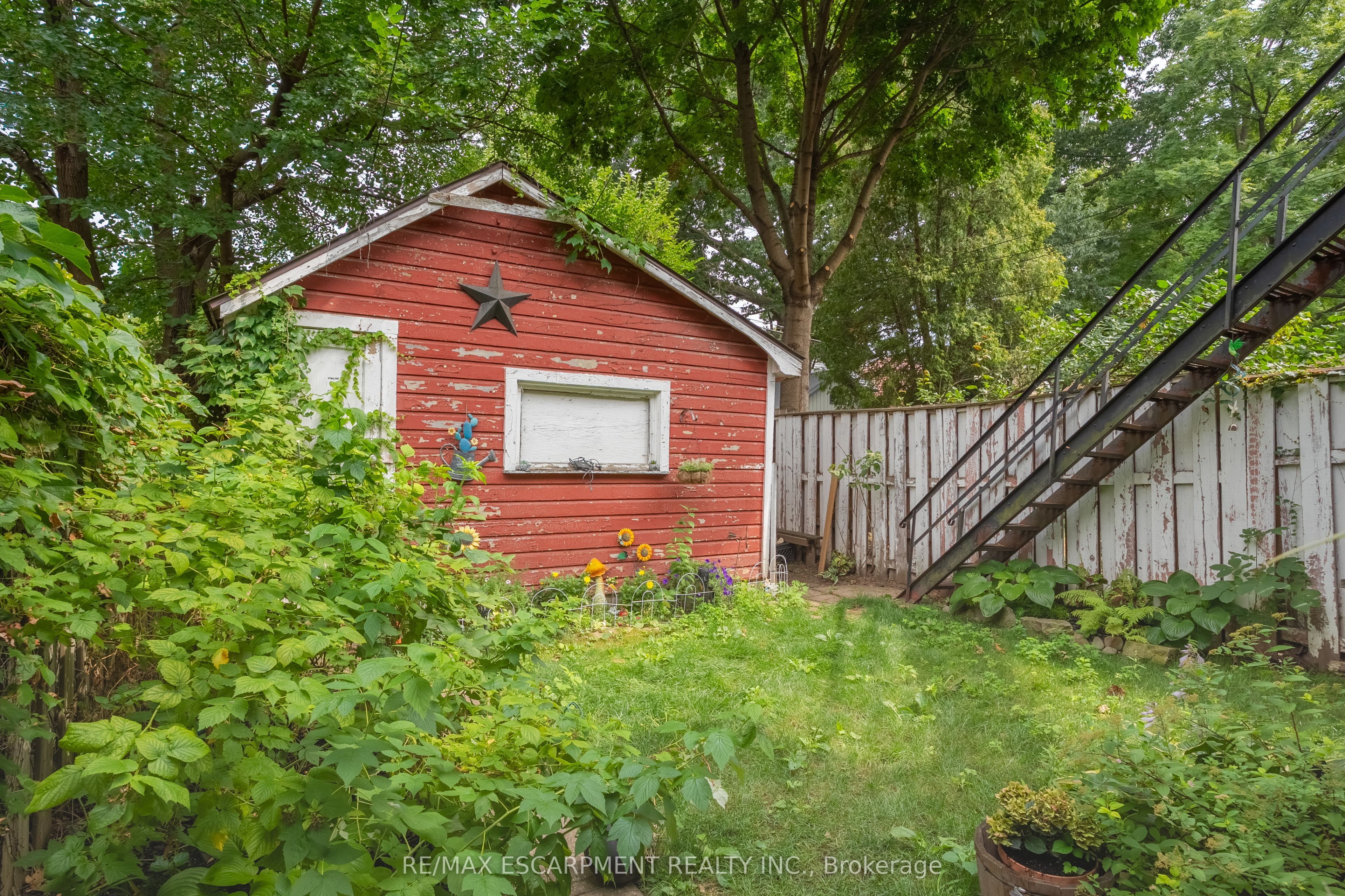 175 Burris Street, Hamilton, ON L8M 2J7 photo 4