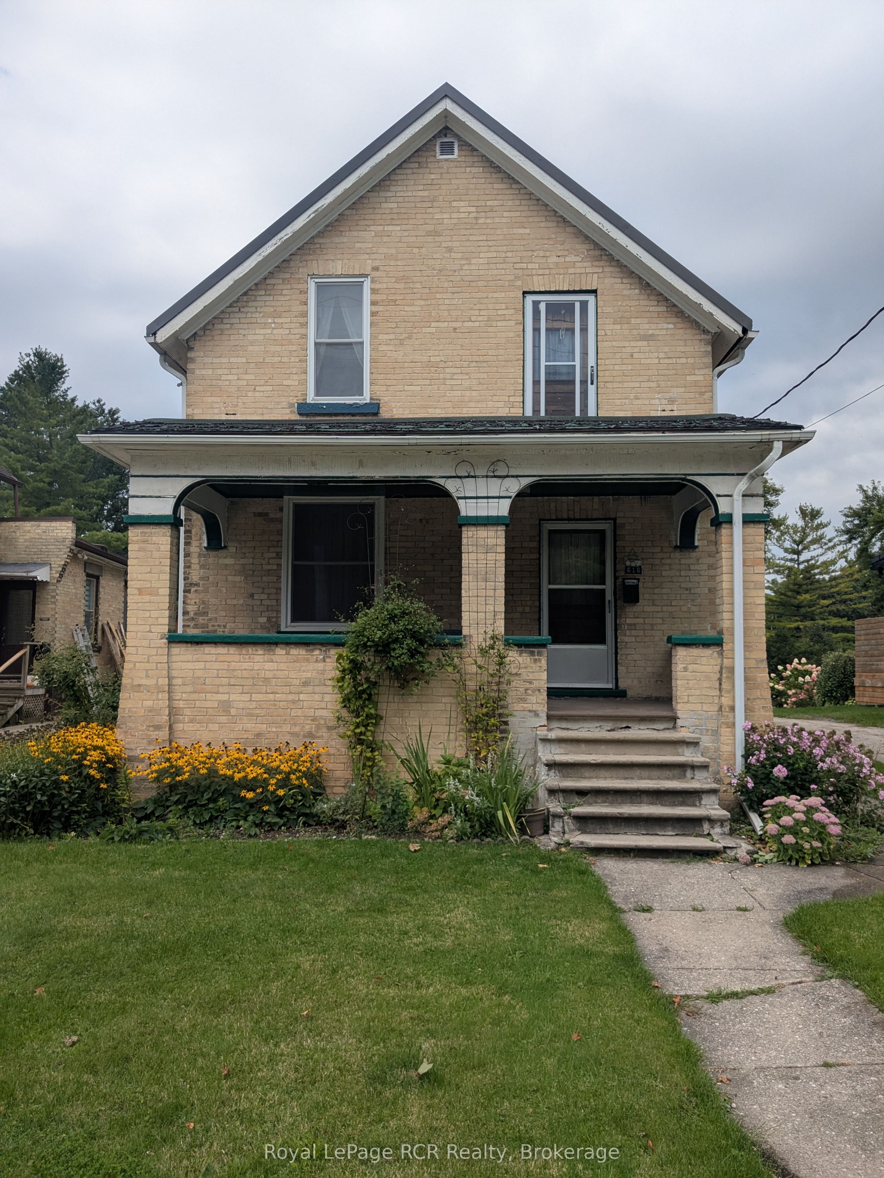 616 9th Avenue, Hanover, ON N4N 2M8